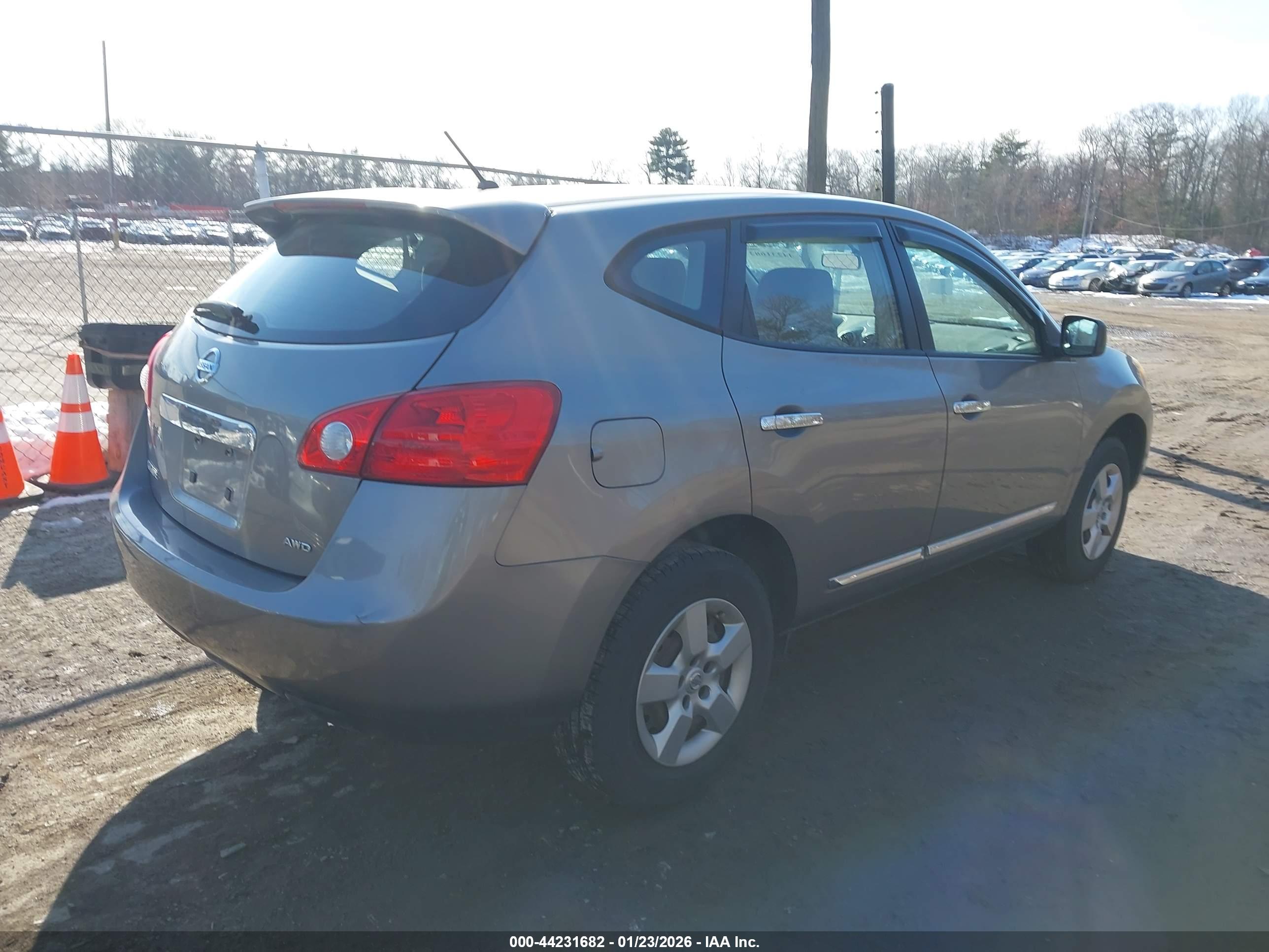 NISSAN ROGUE image 4