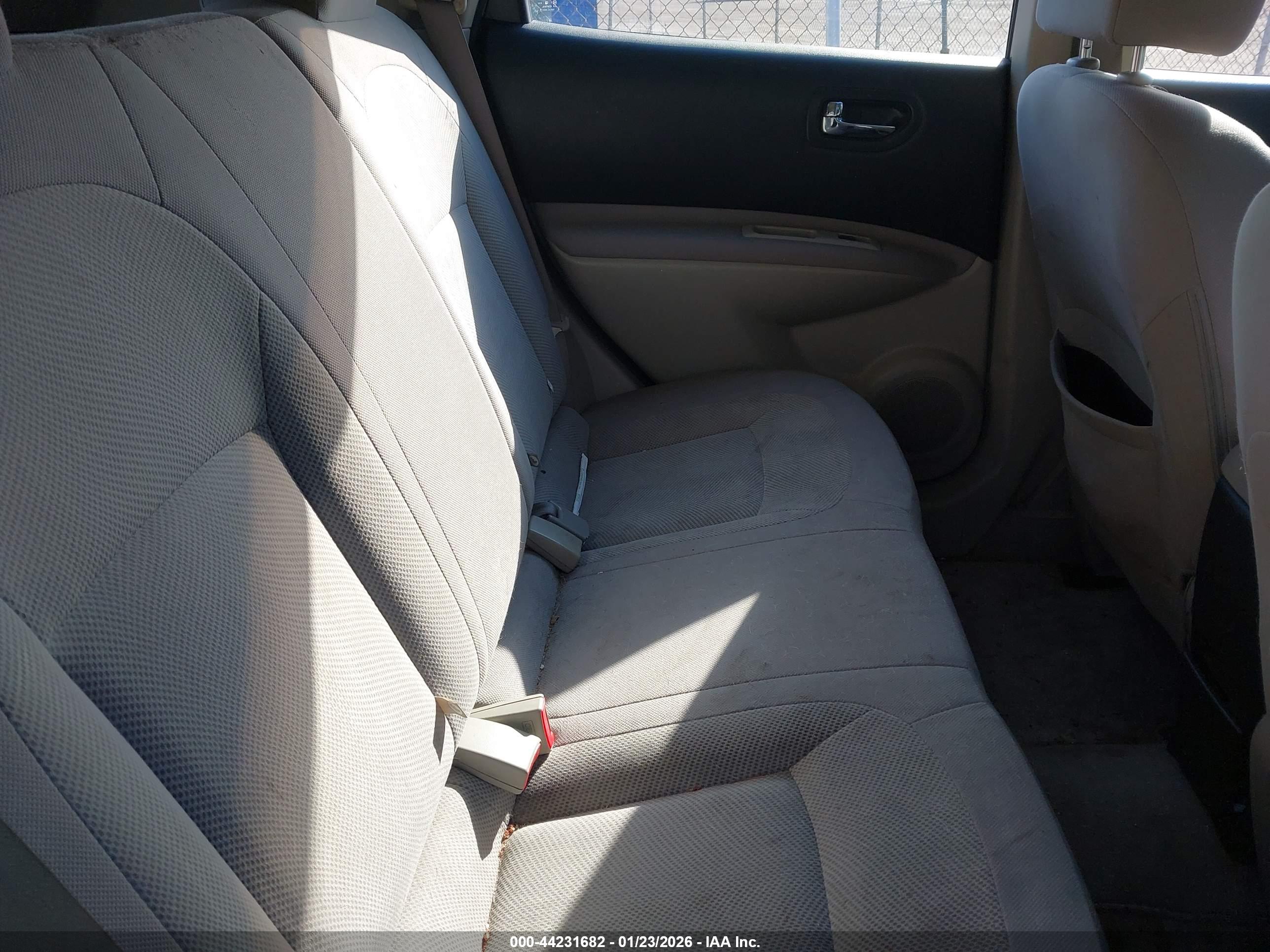 NISSAN ROGUE image 8