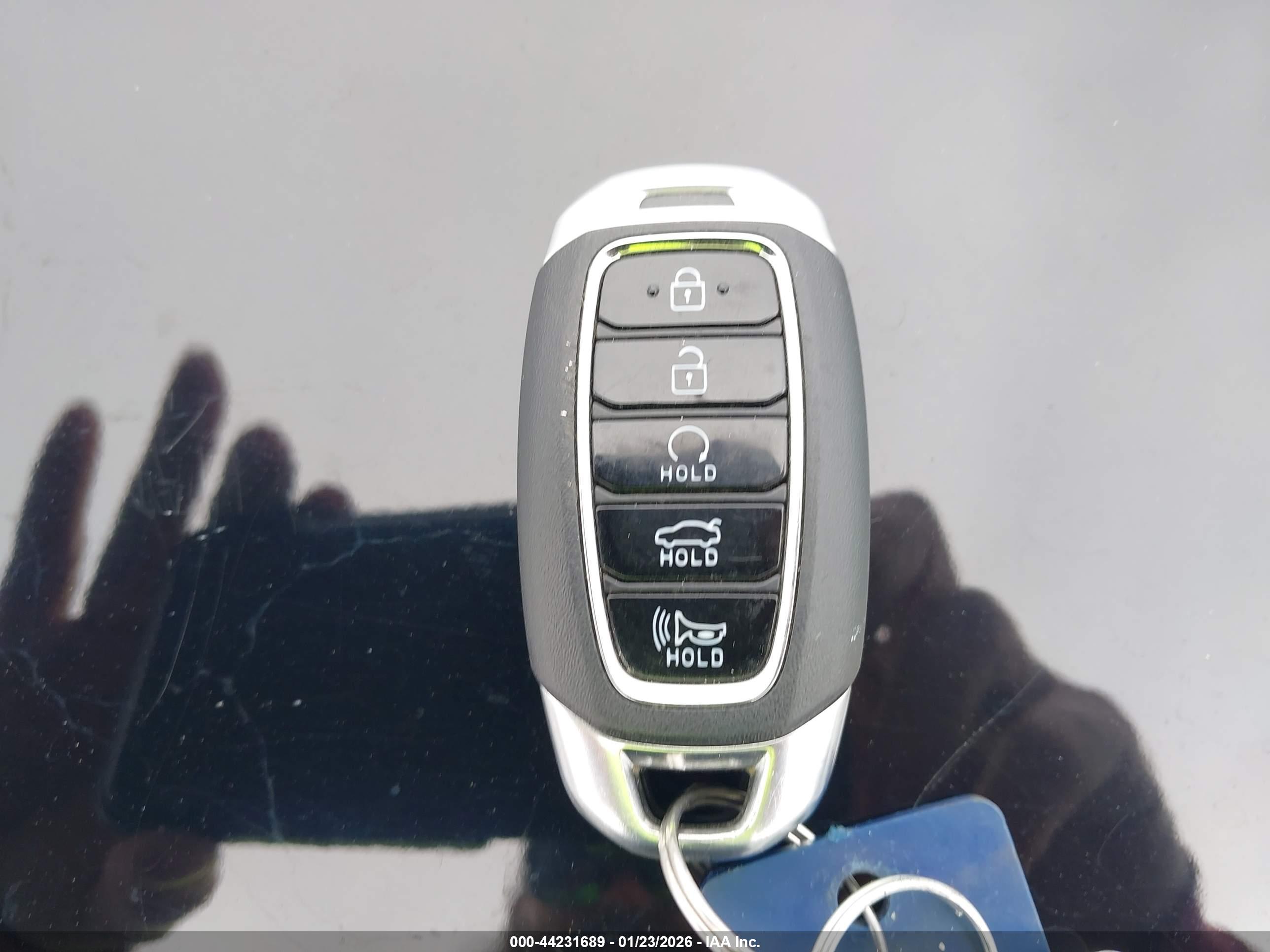 HYUNDAI ELANTRA image 11