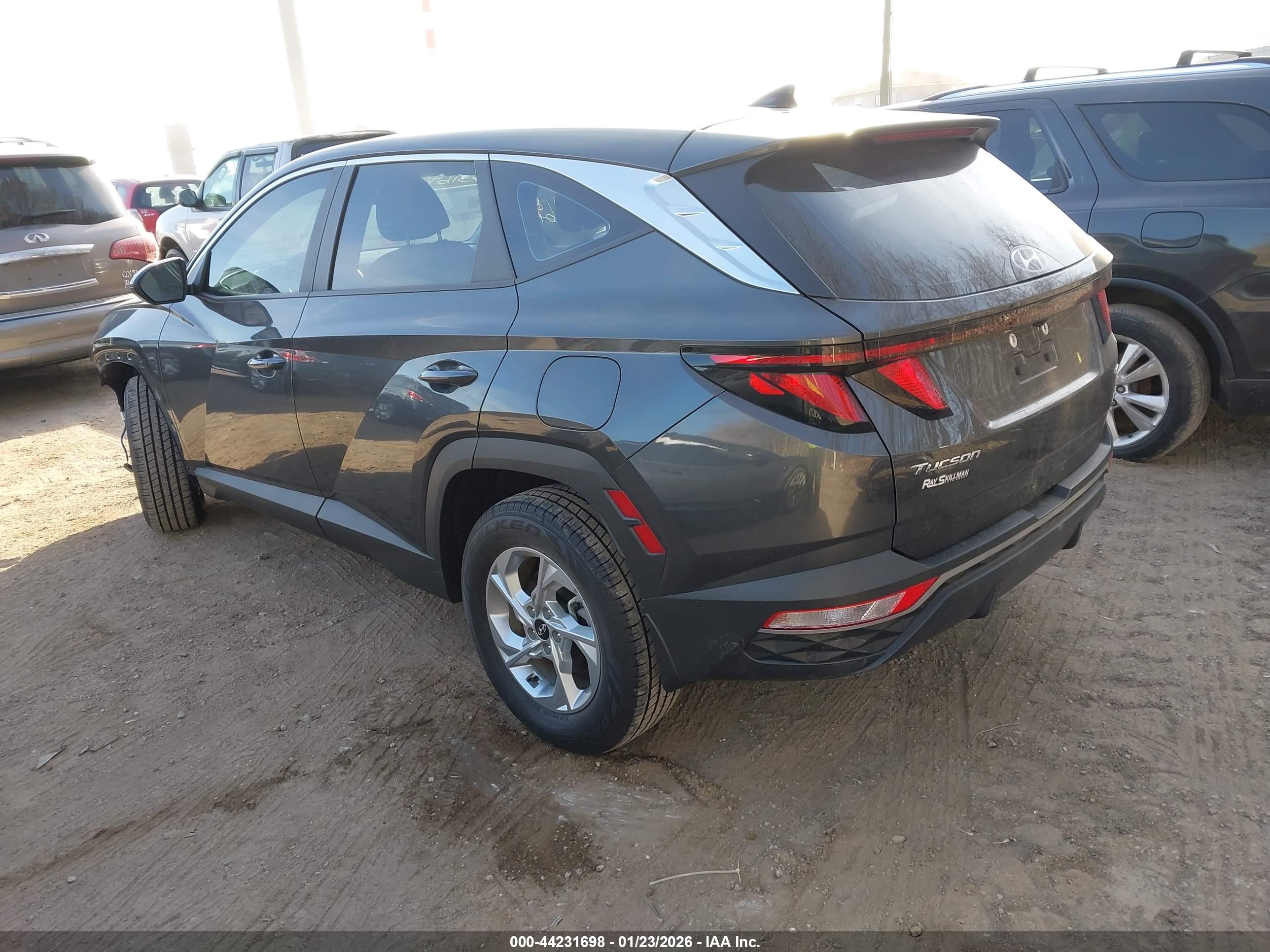 HYUNDAI TUCSON image 3