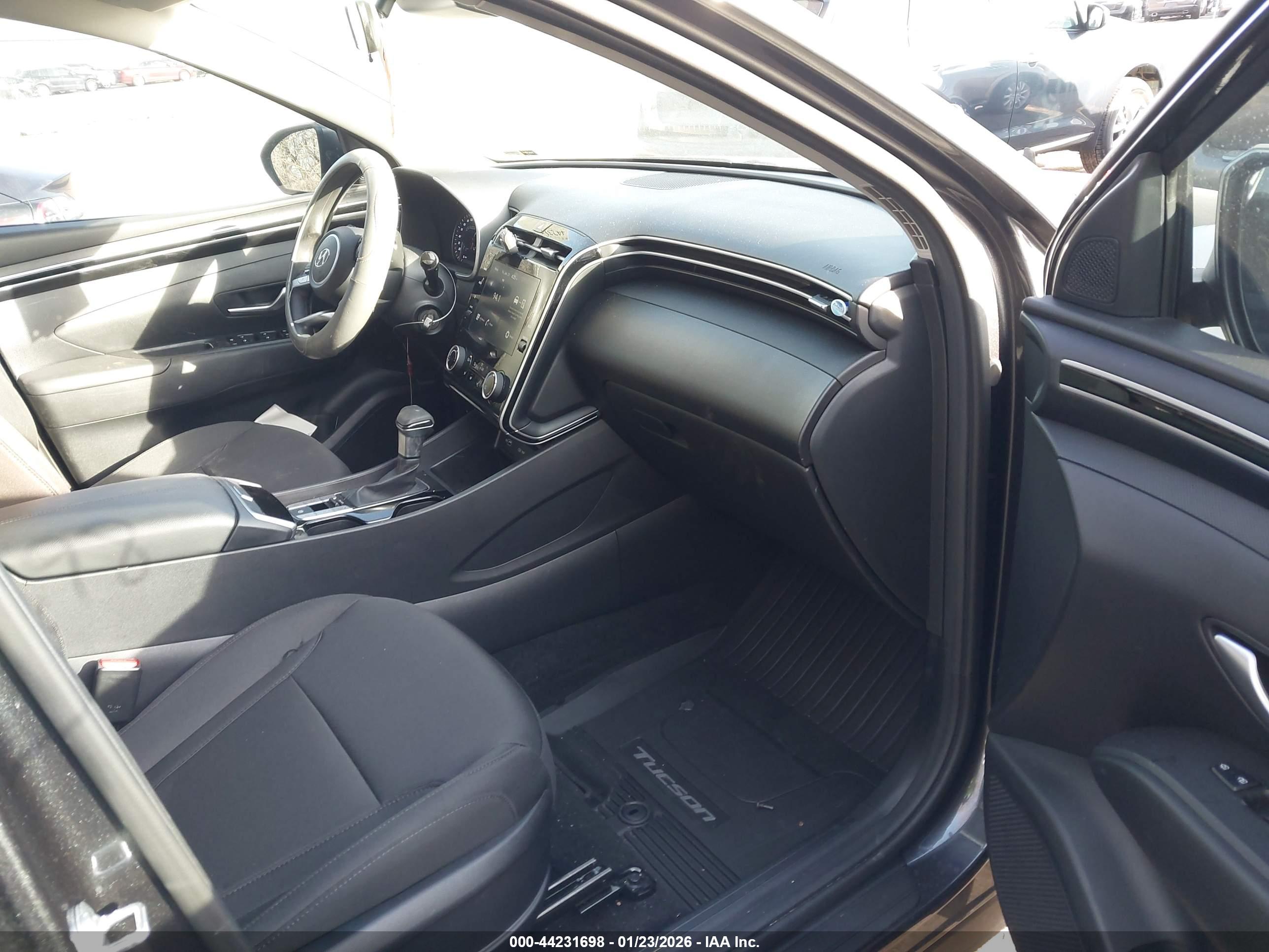 HYUNDAI TUCSON image 5
