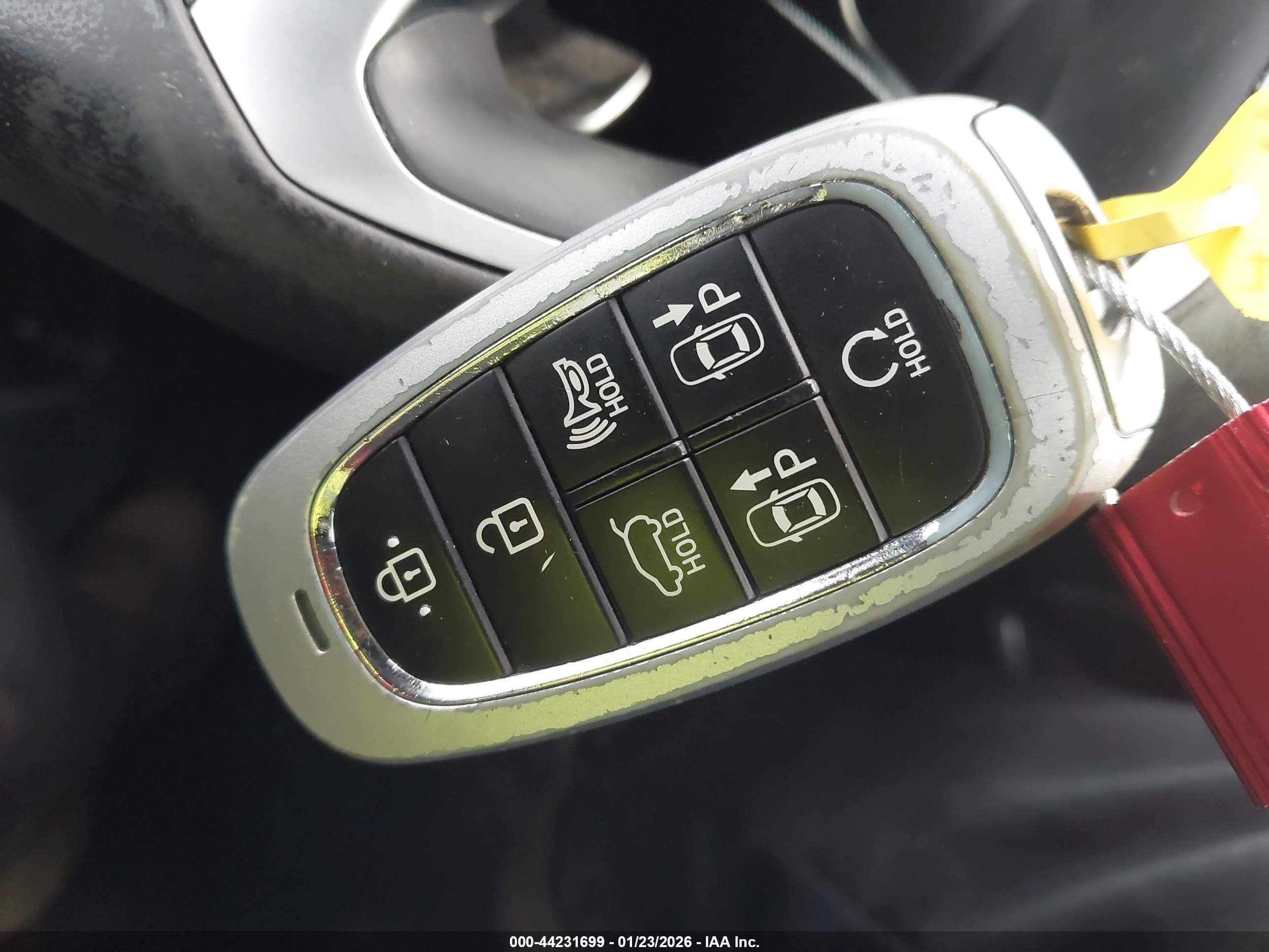 HYUNDAI TUCSON image 11