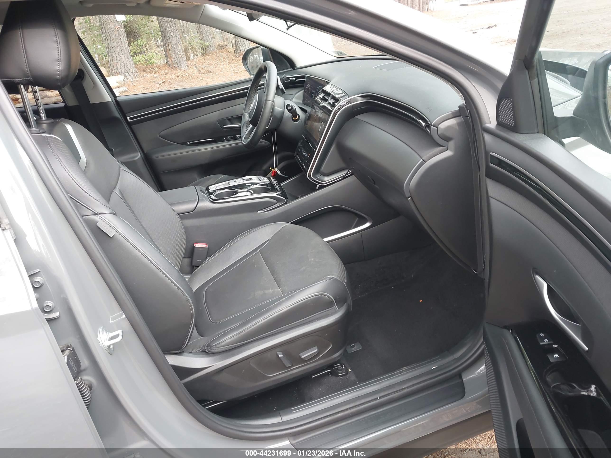 HYUNDAI TUCSON image 5