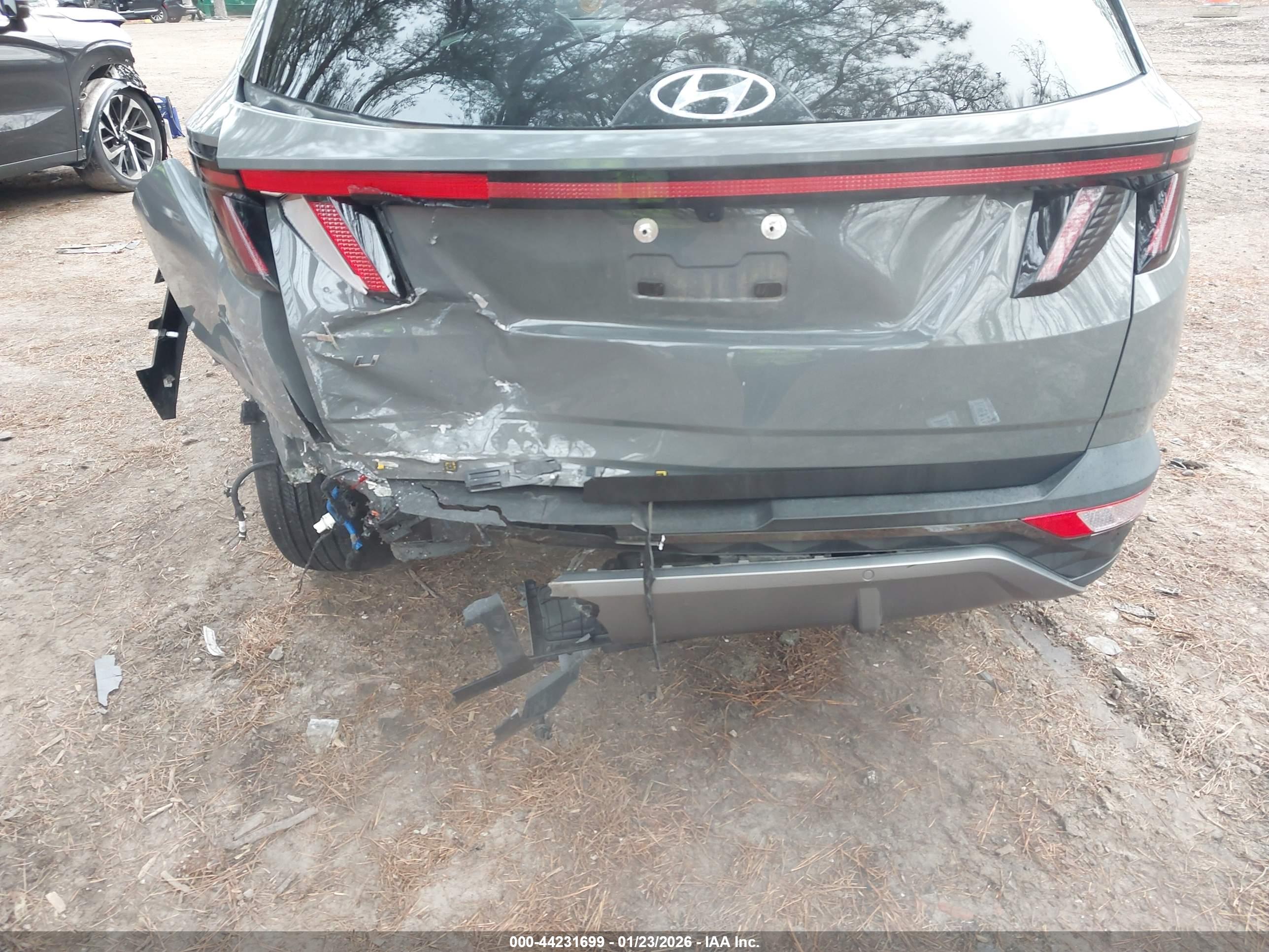 HYUNDAI TUCSON image 6