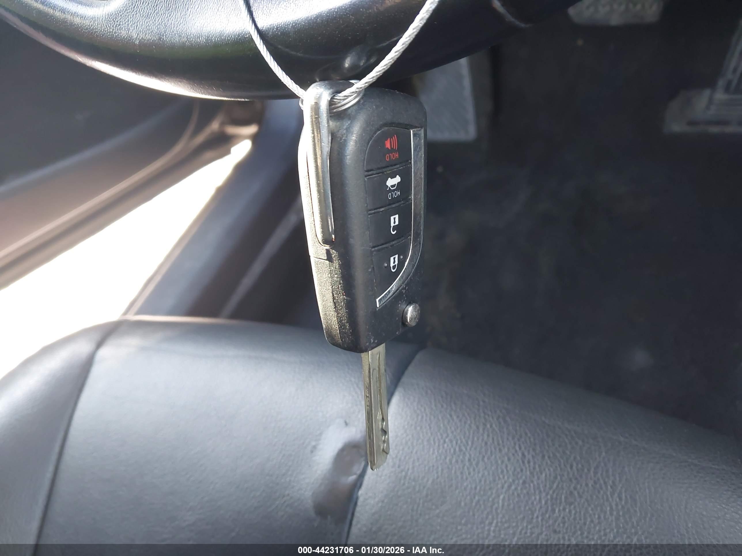 TOYOTA CAMRY image 11