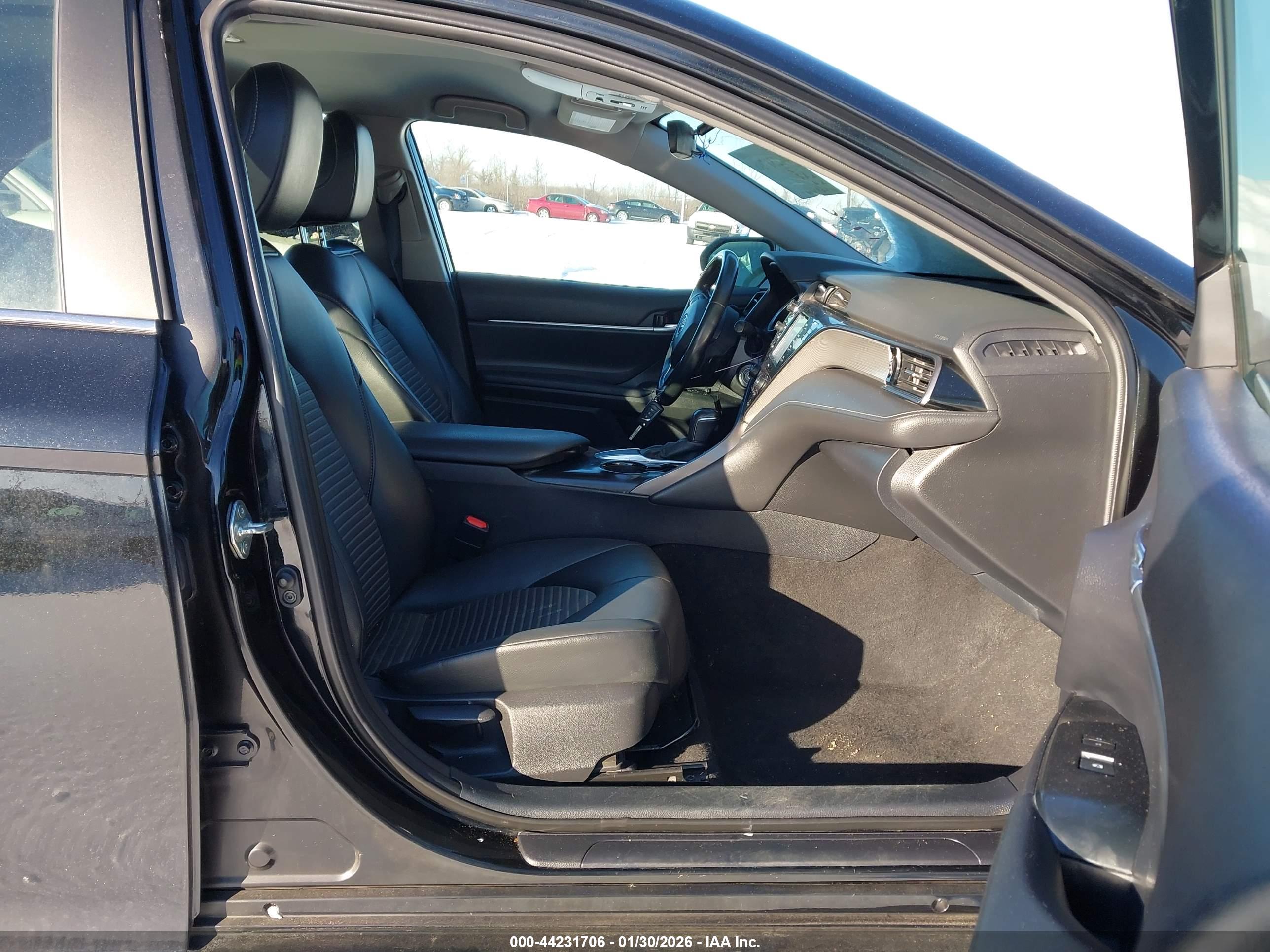 TOYOTA CAMRY image 5