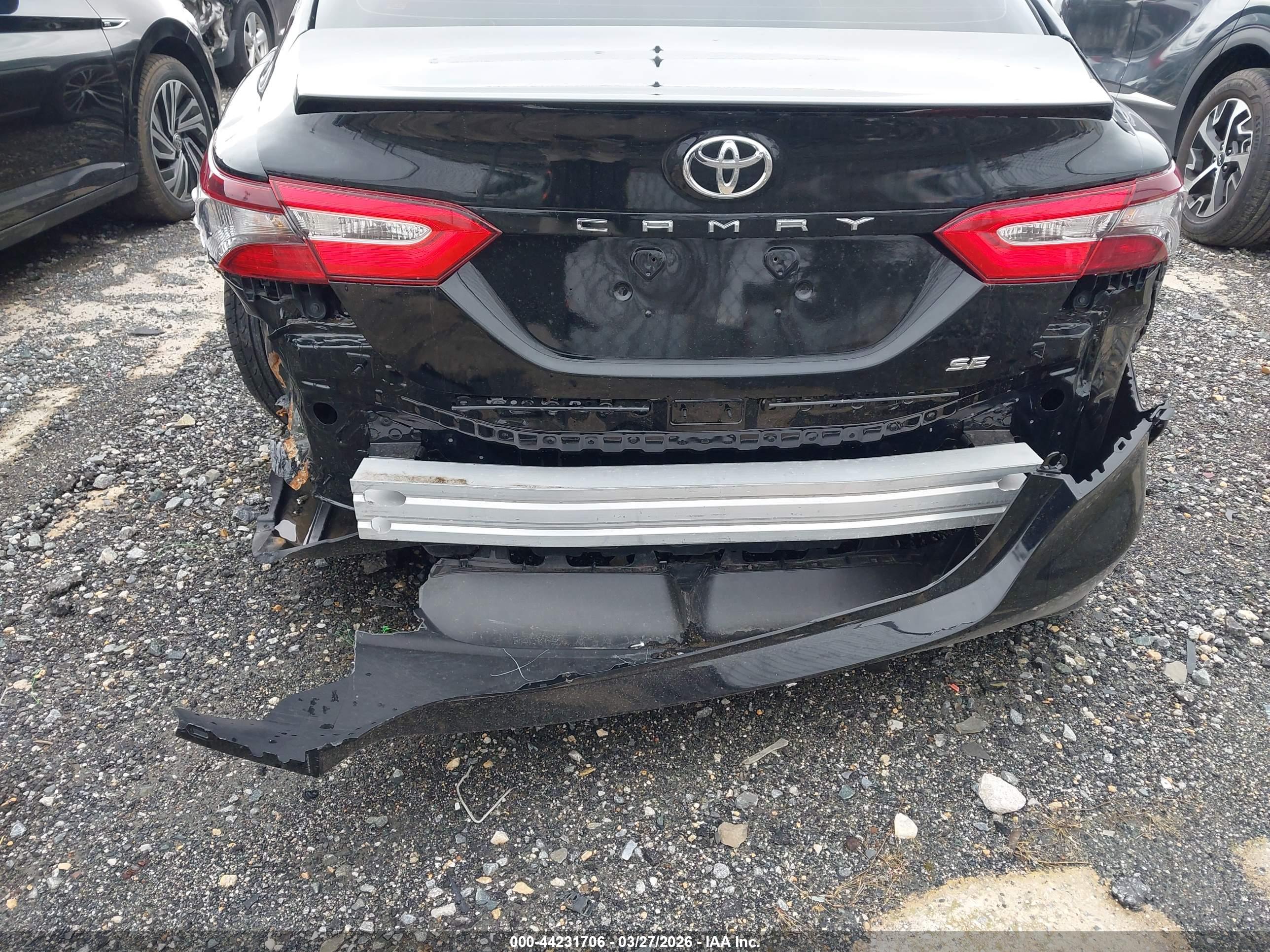 TOYOTA CAMRY image 6