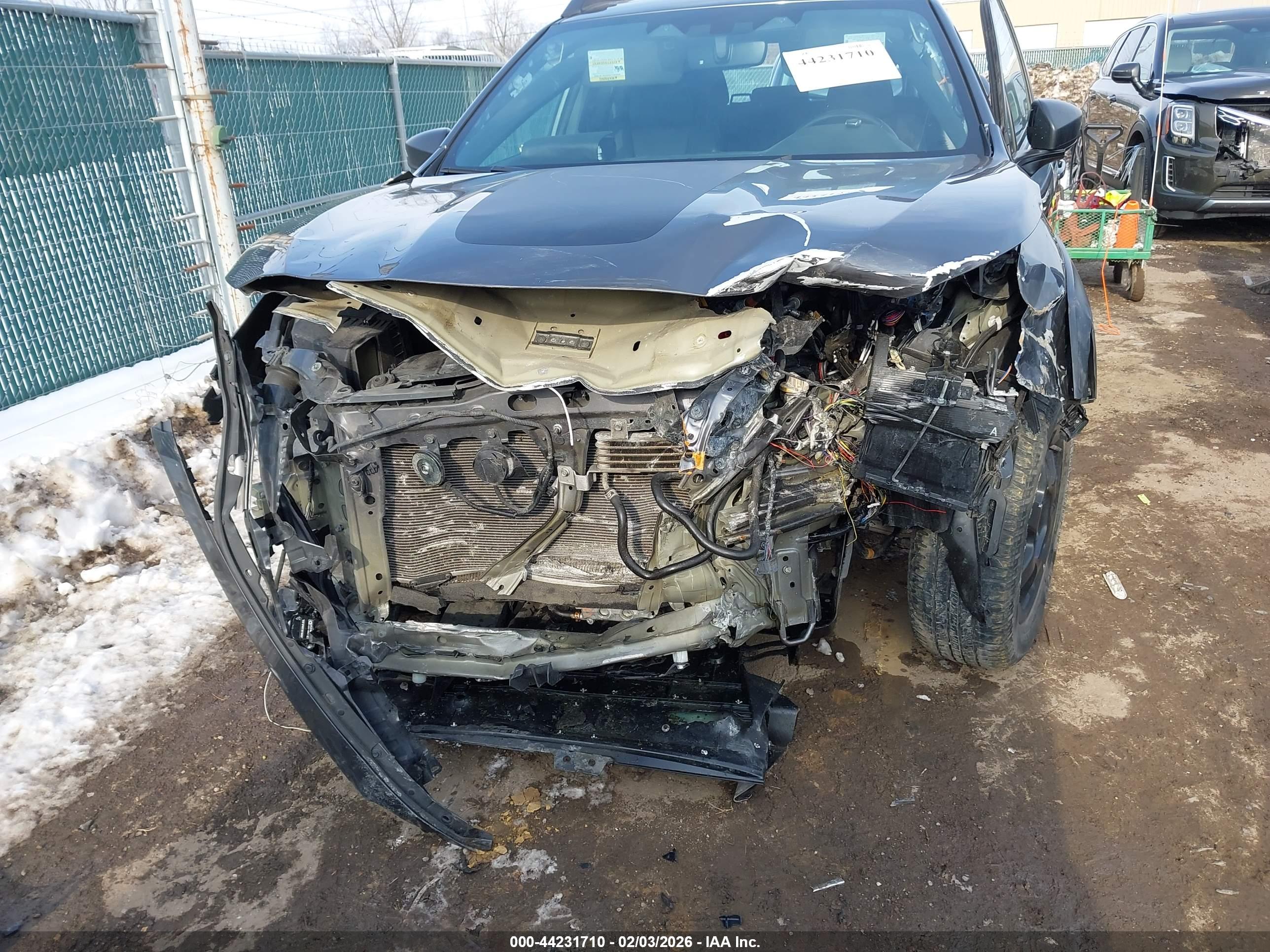 SUBARU OUTBACK image 6