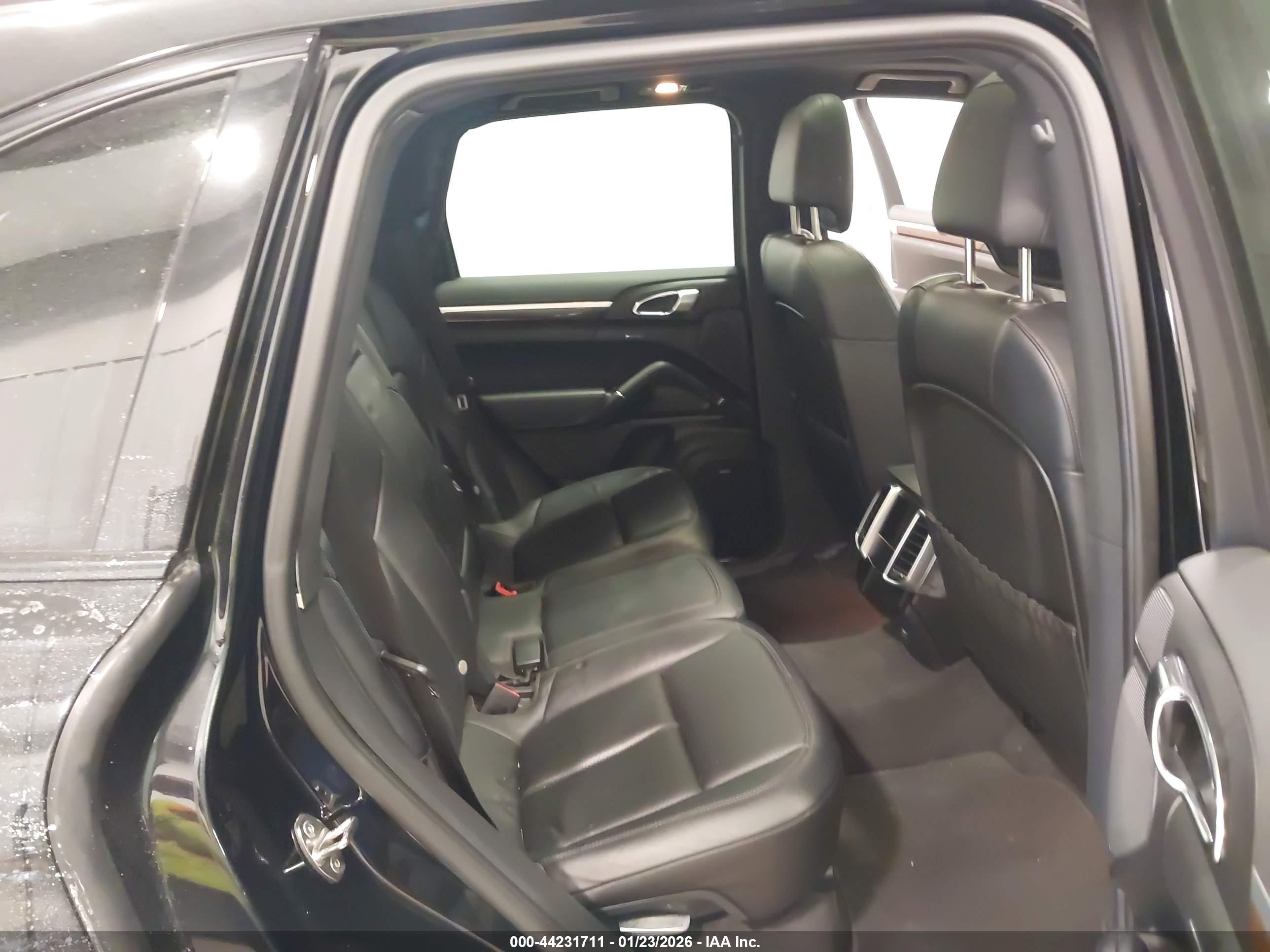 PORSCHE CAYENNE image 8