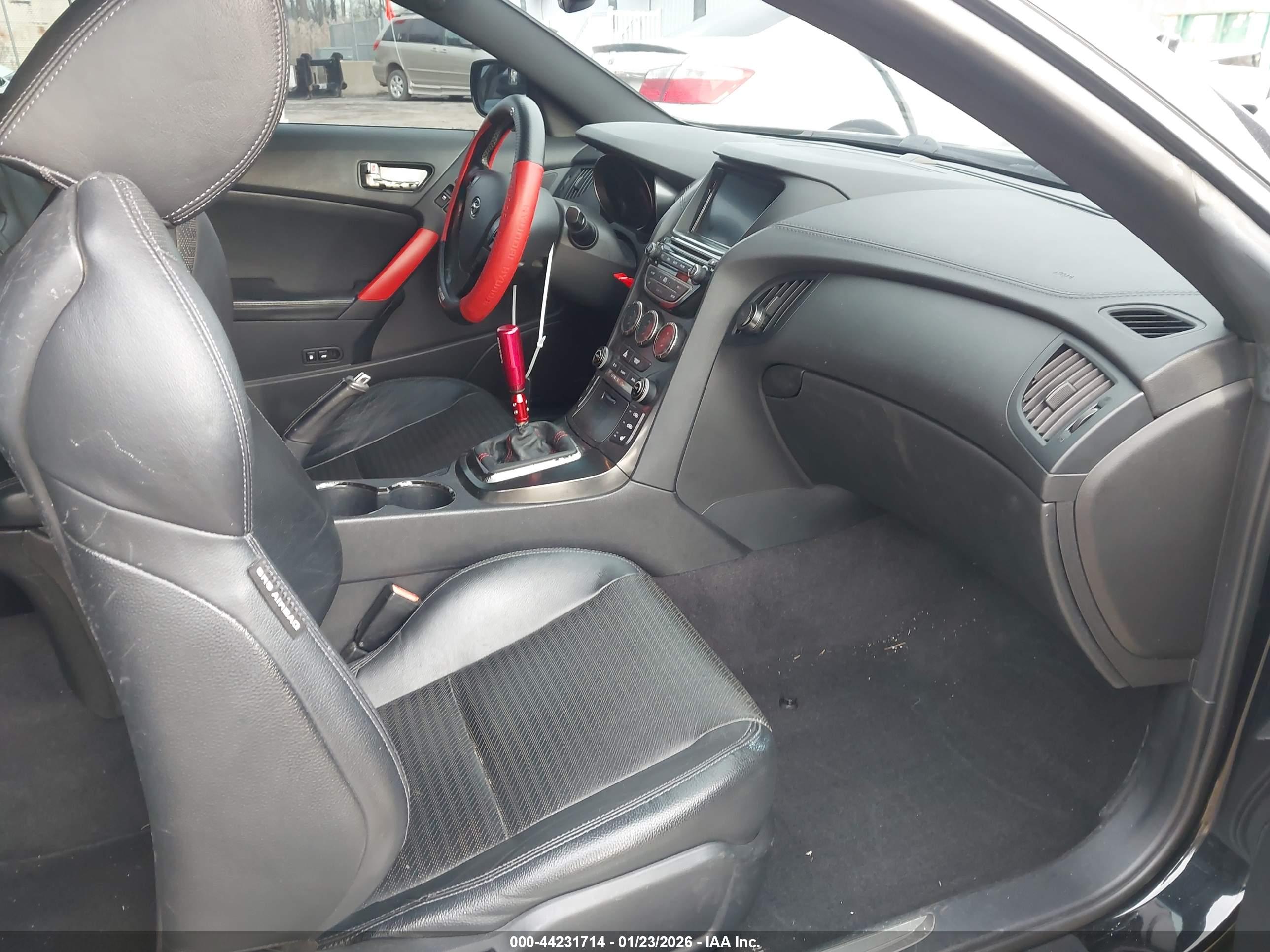 HYUNDAI GENESIS image 5