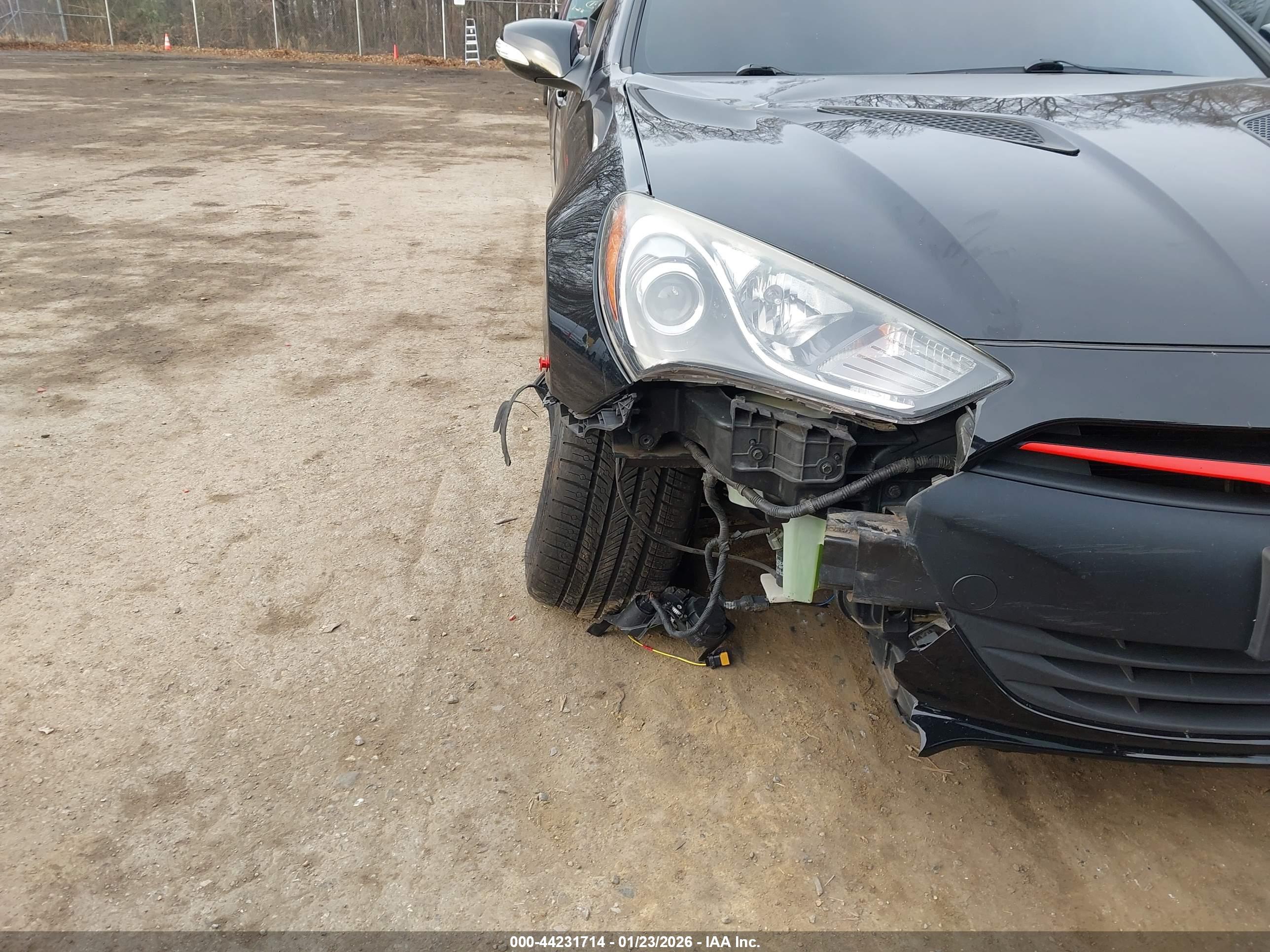 HYUNDAI GENESIS image 6