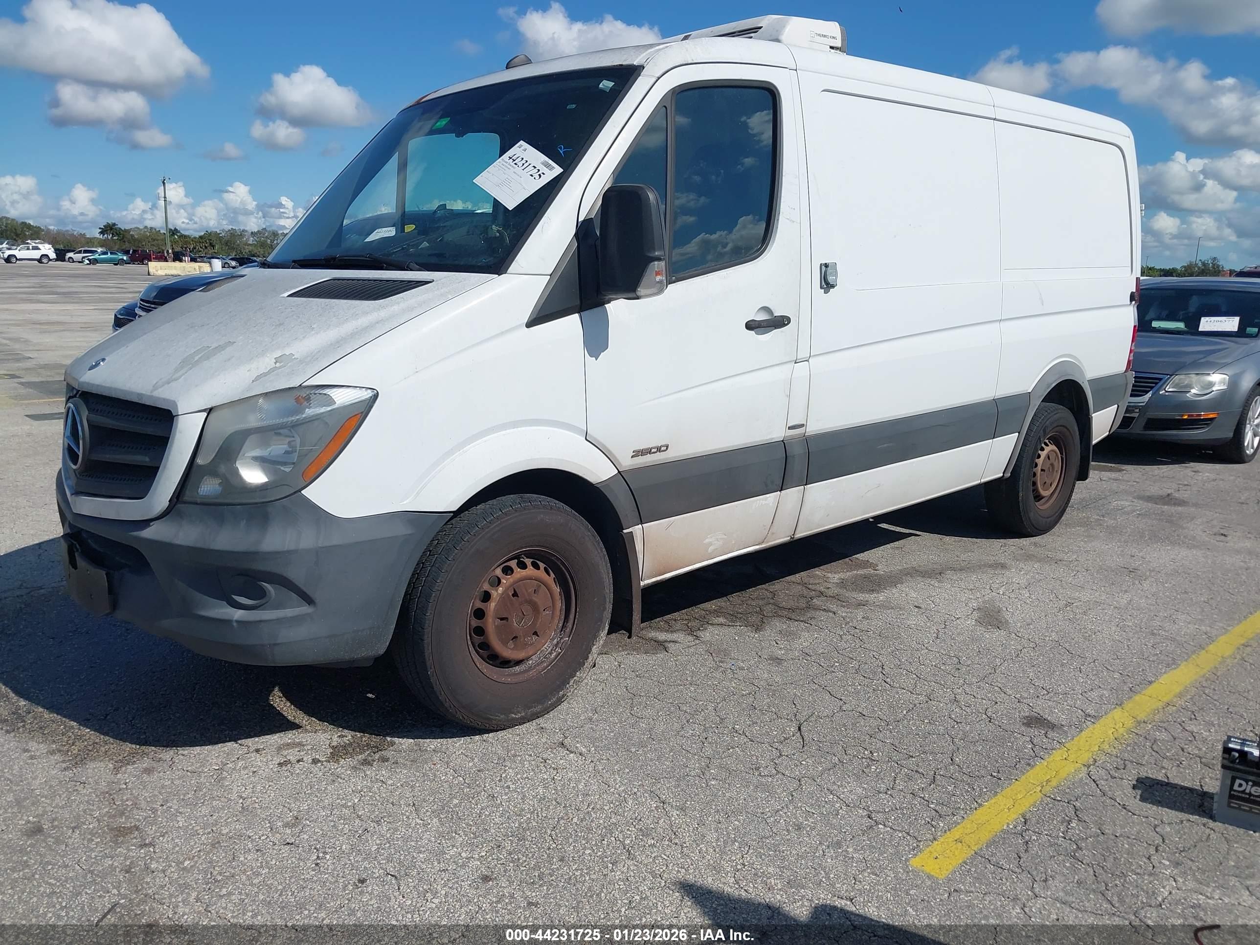 MERCEDES-BENZ SPRINTER image 2