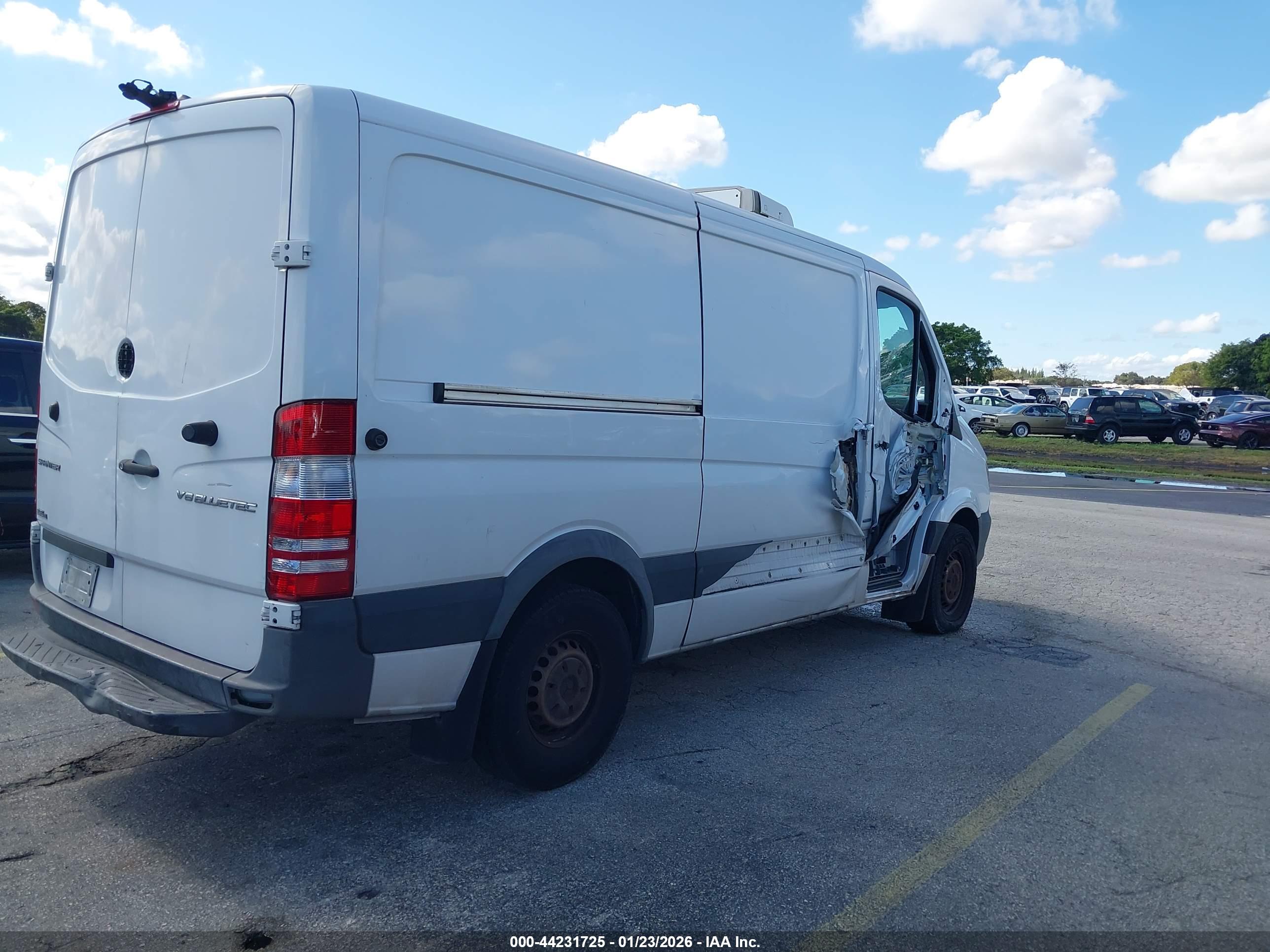 MERCEDES-BENZ SPRINTER image 4