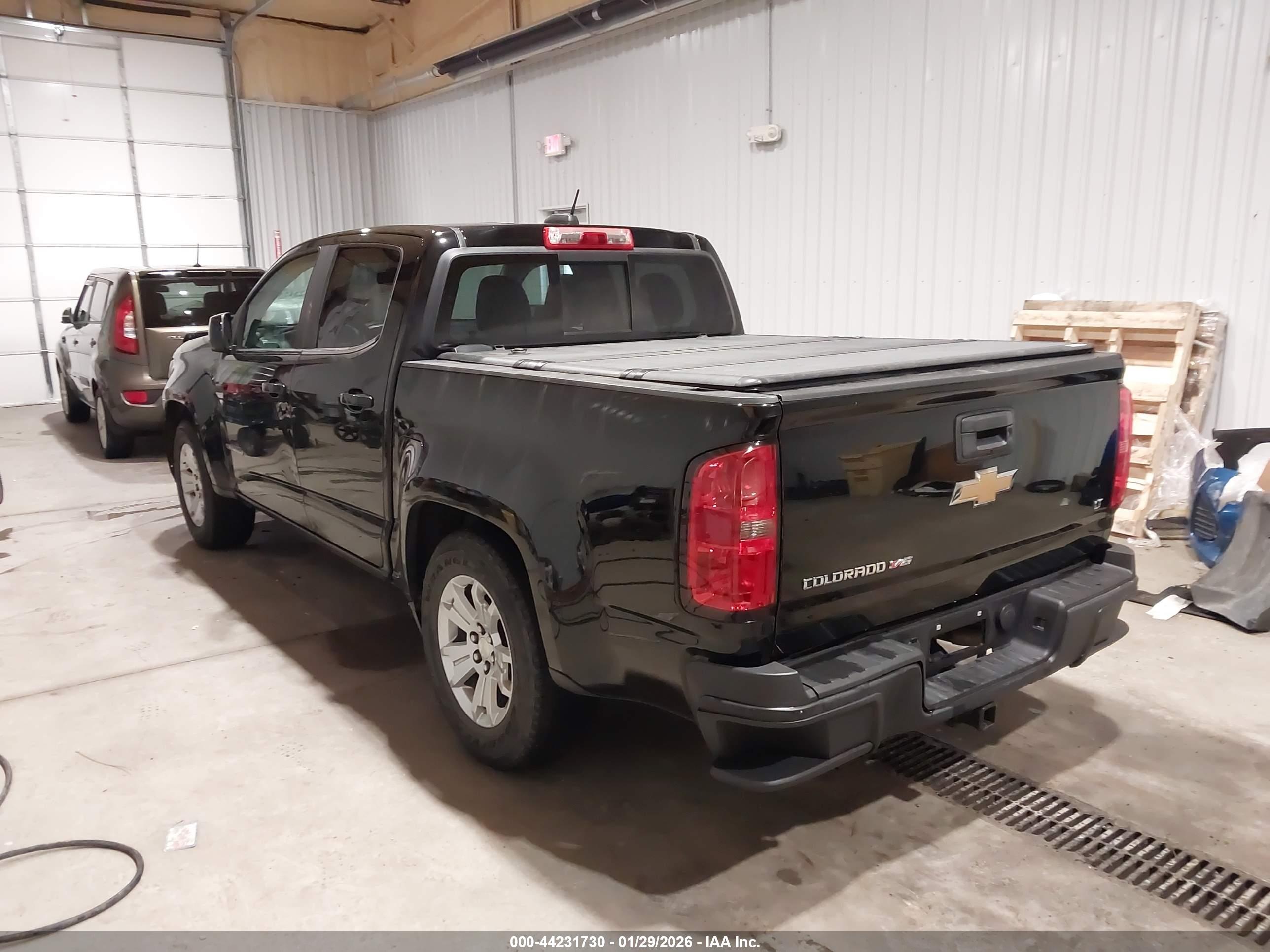CHEVROLET COLORADO image 3