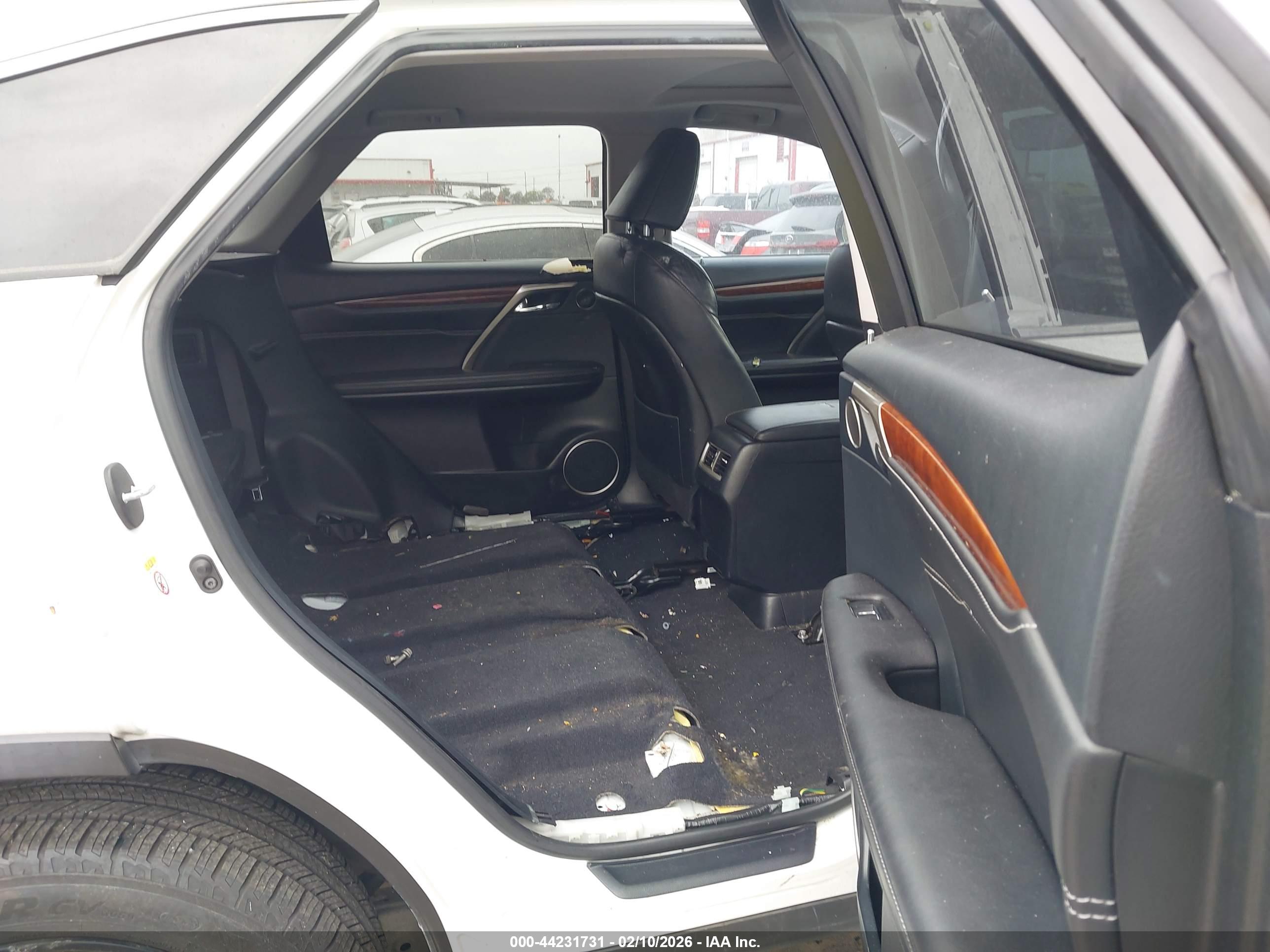 LEXUS RX image 8
