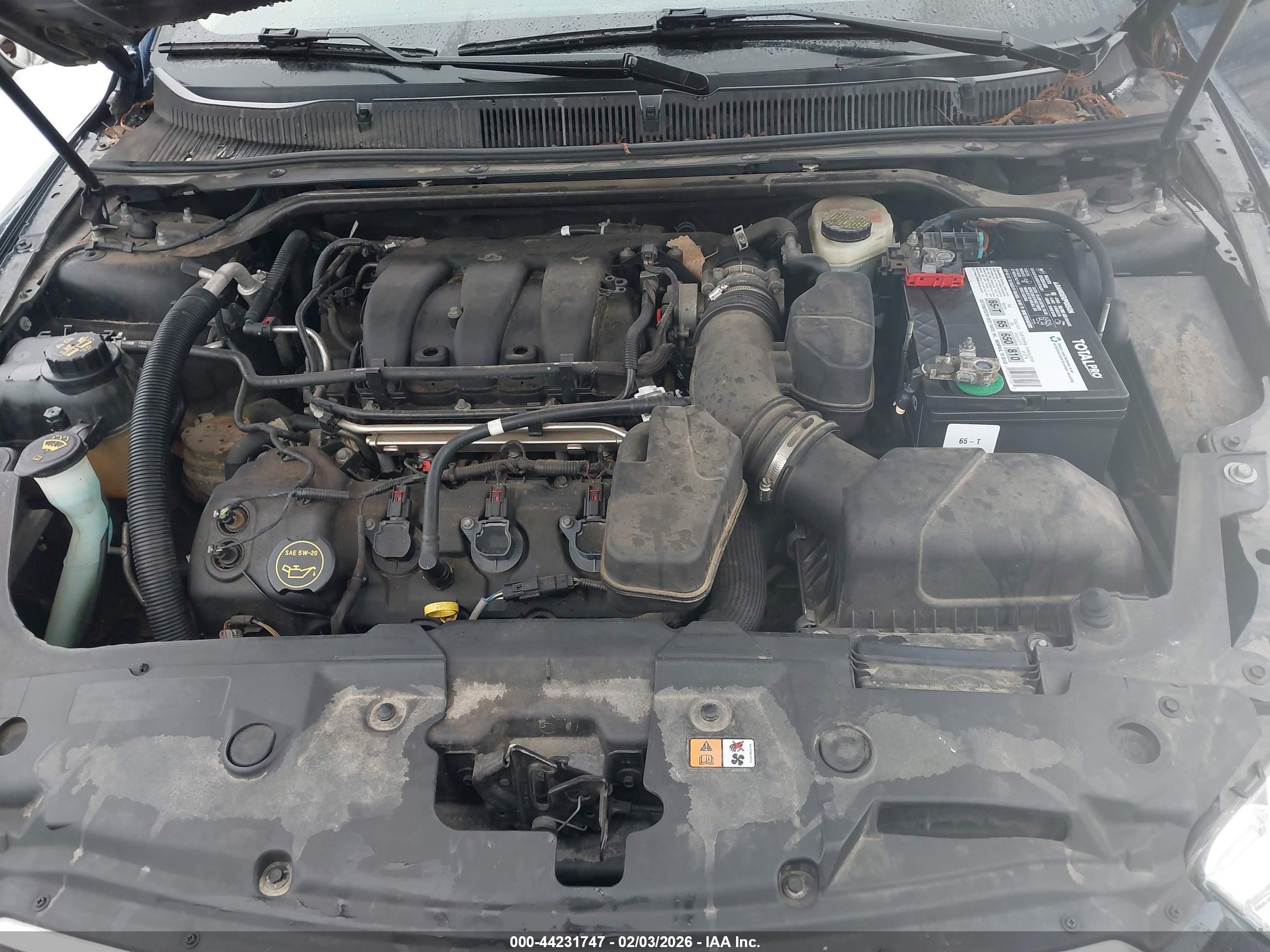 FORD TAURUS image 10