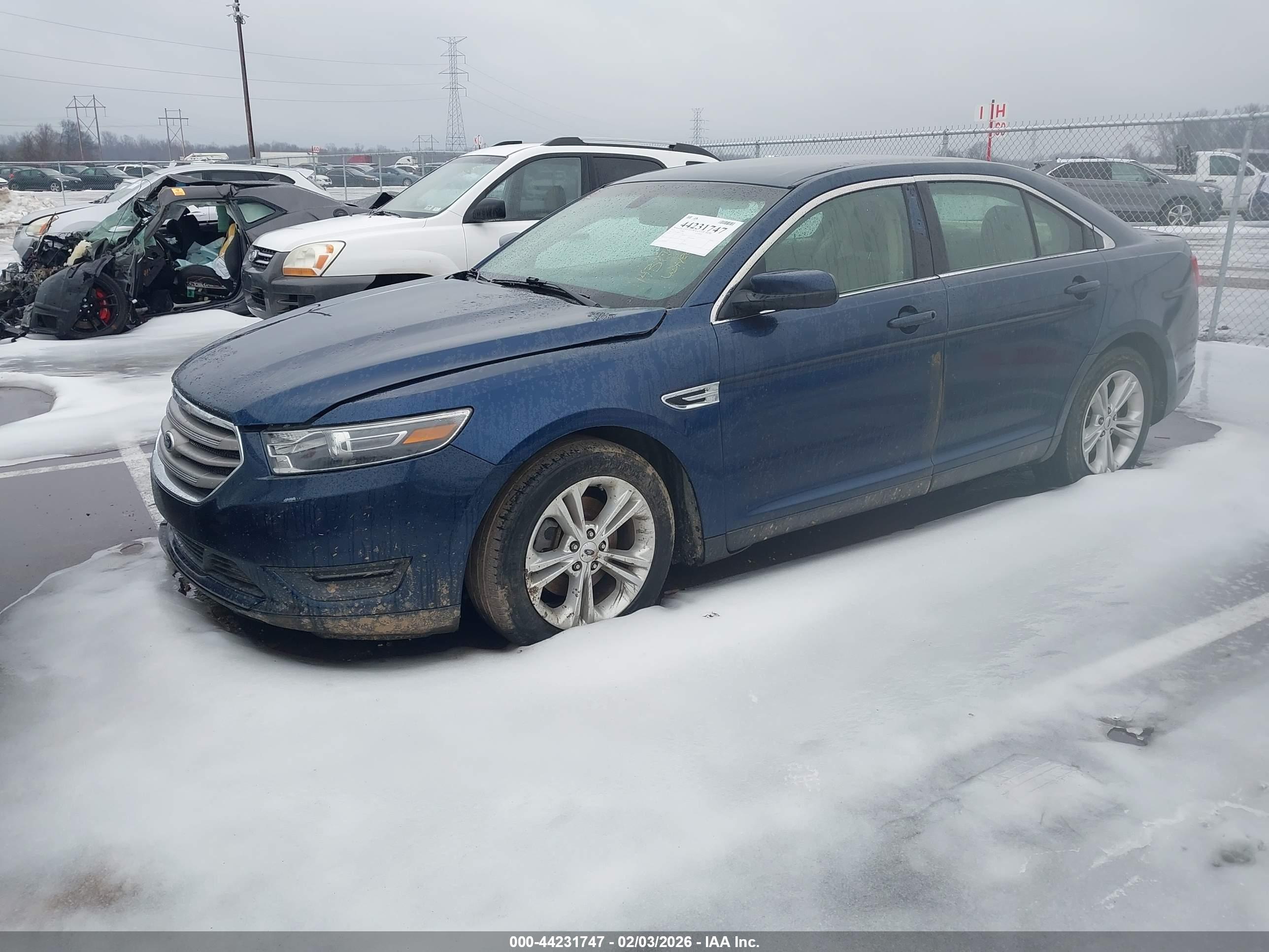 FORD TAURUS image 2