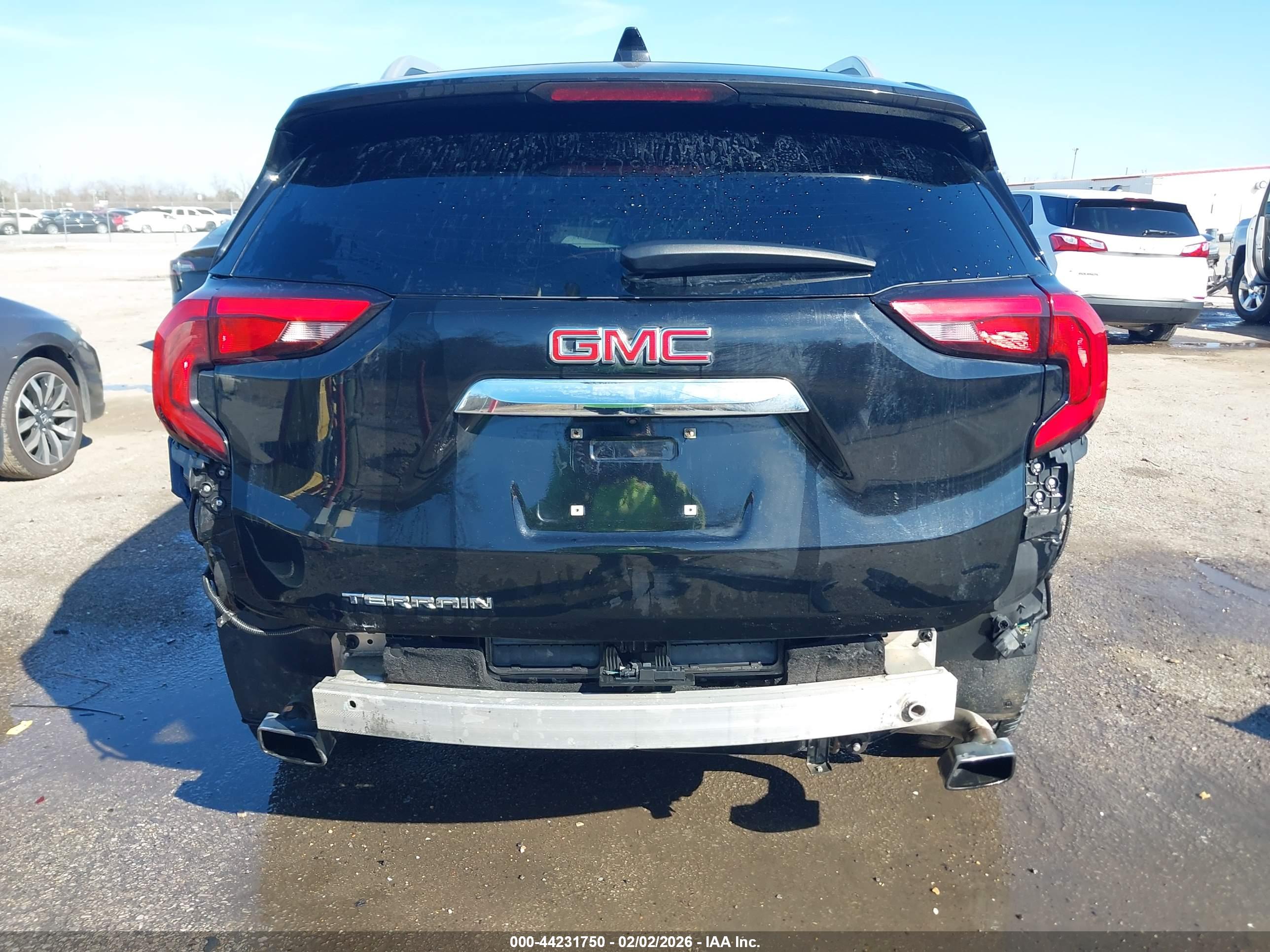 GMC TERRAIN image 6