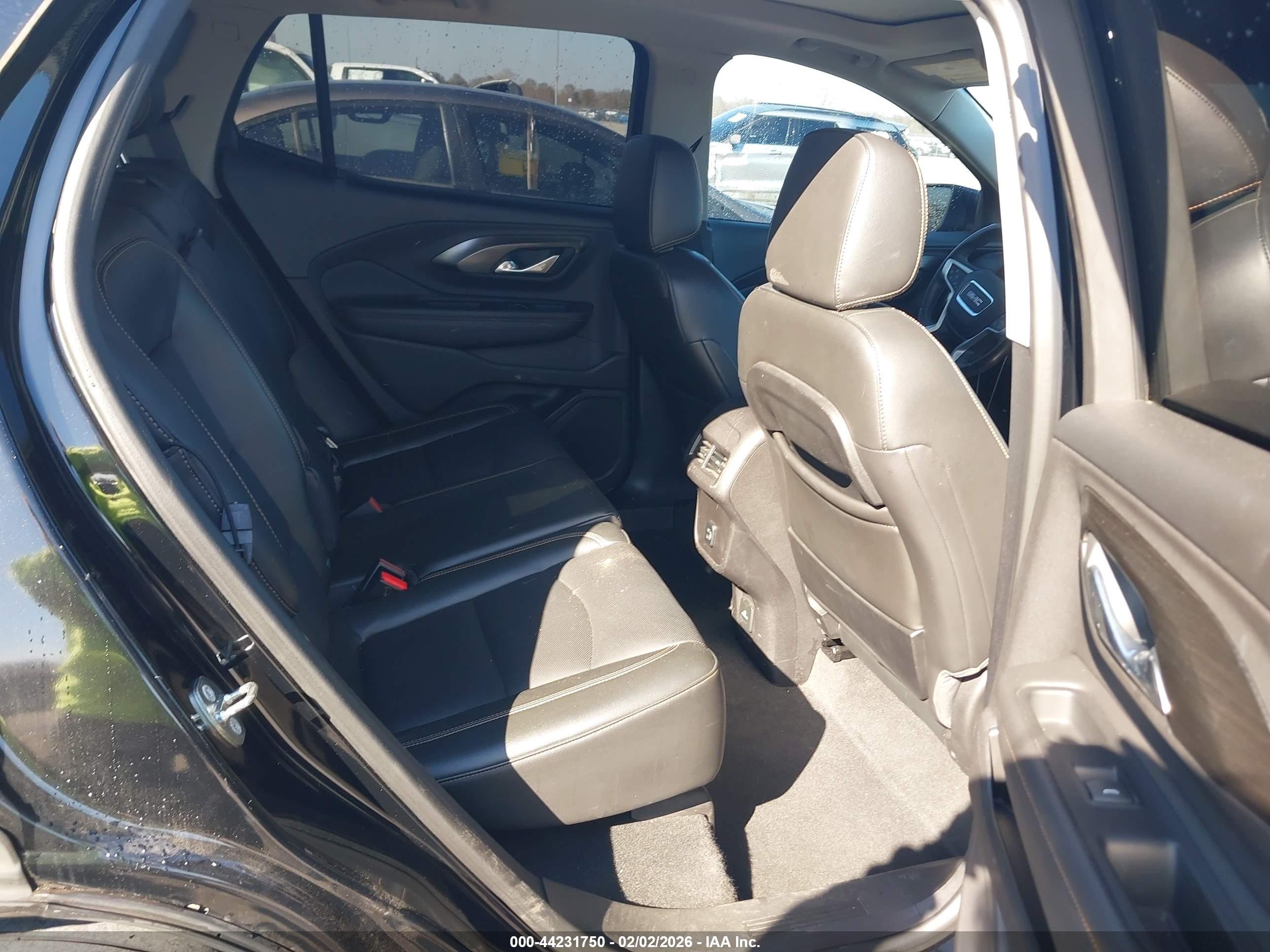 GMC TERRAIN image 8