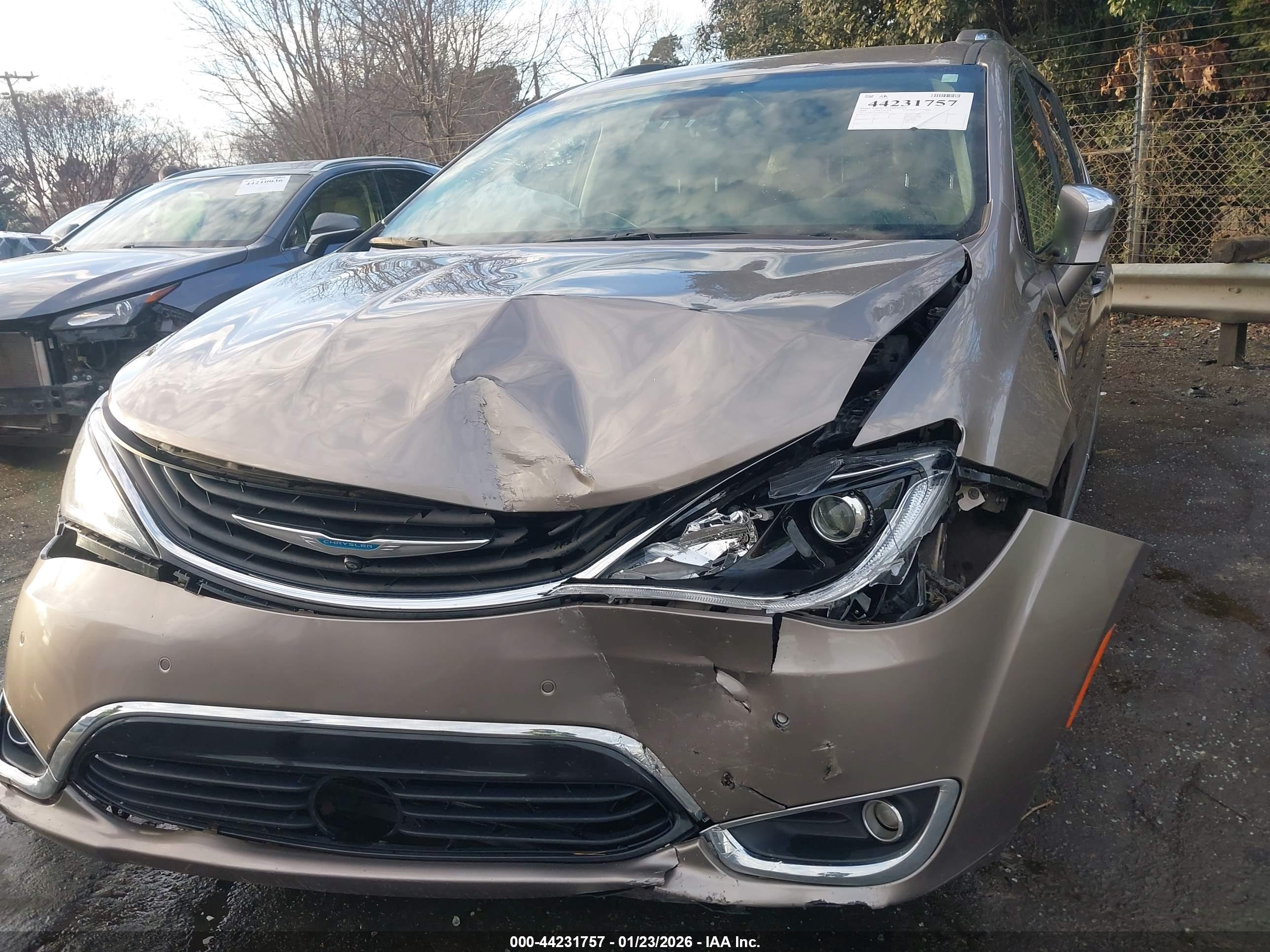CHRYSLER PACIFICA image 6