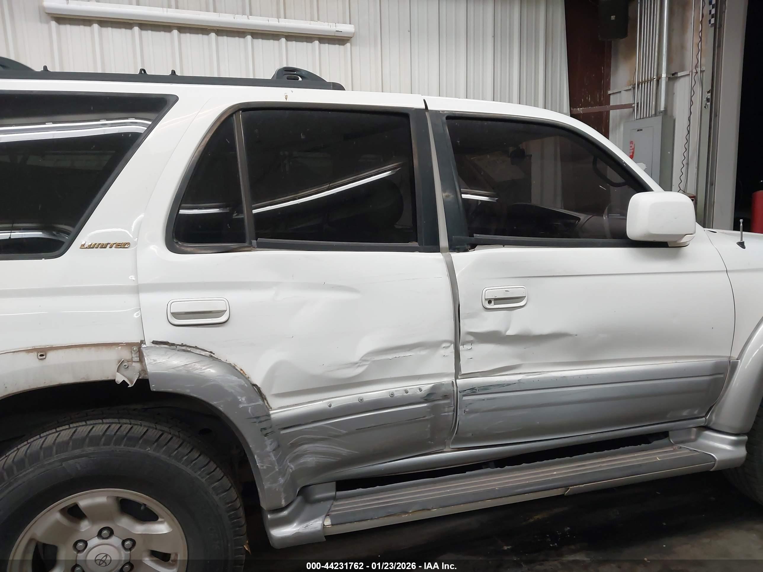 TOYOTA 4RUNNER image 6