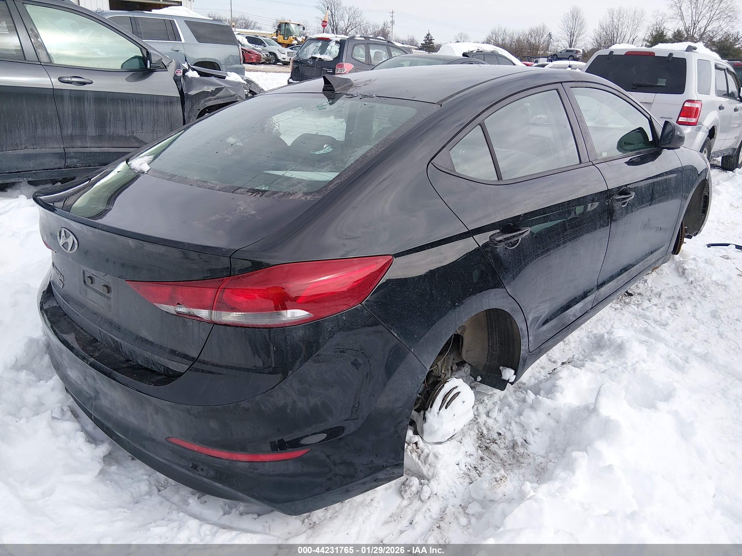 HYUNDAI ELANTRA image 4