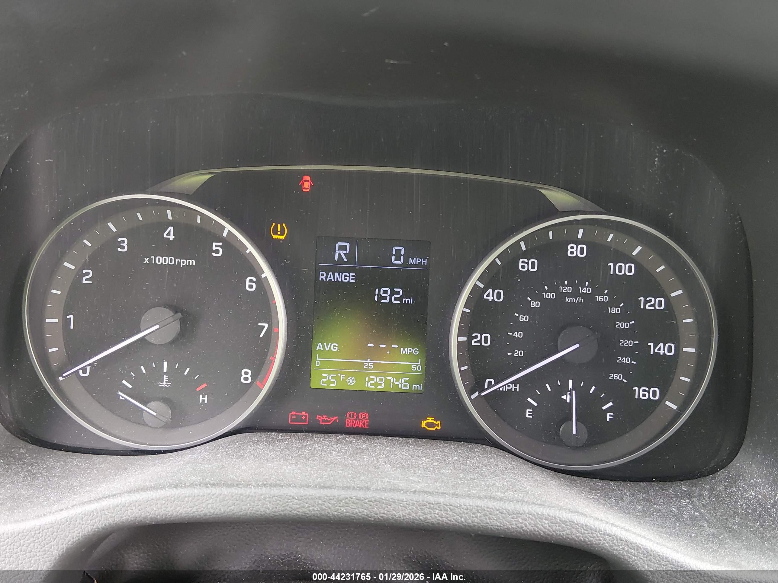 HYUNDAI ELANTRA image 7