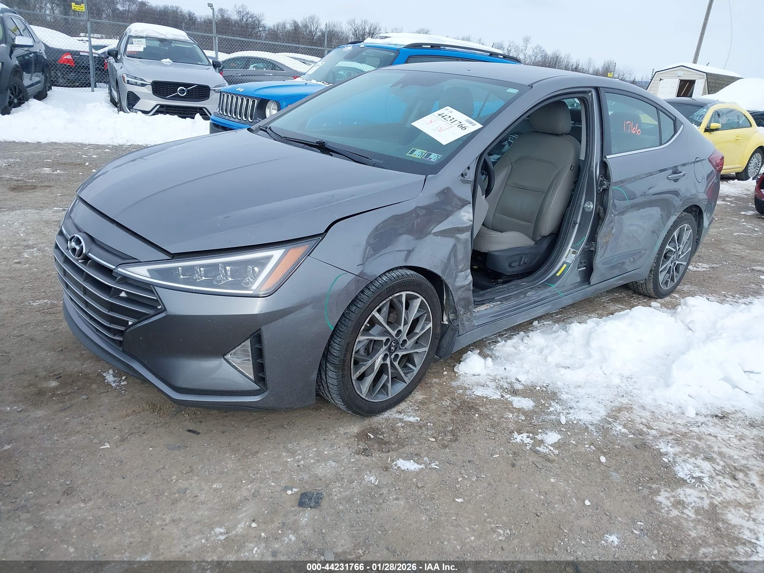 HYUNDAI ELANTRA image 2