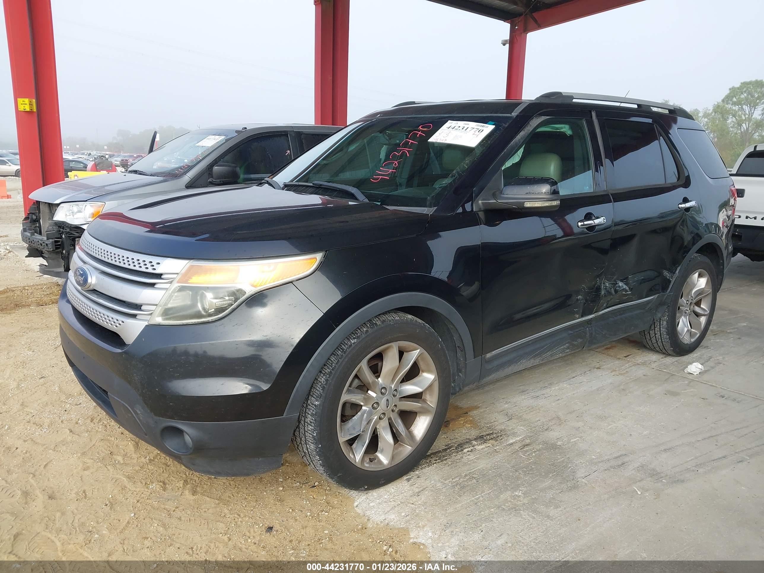 FORD EXPLORER image 2