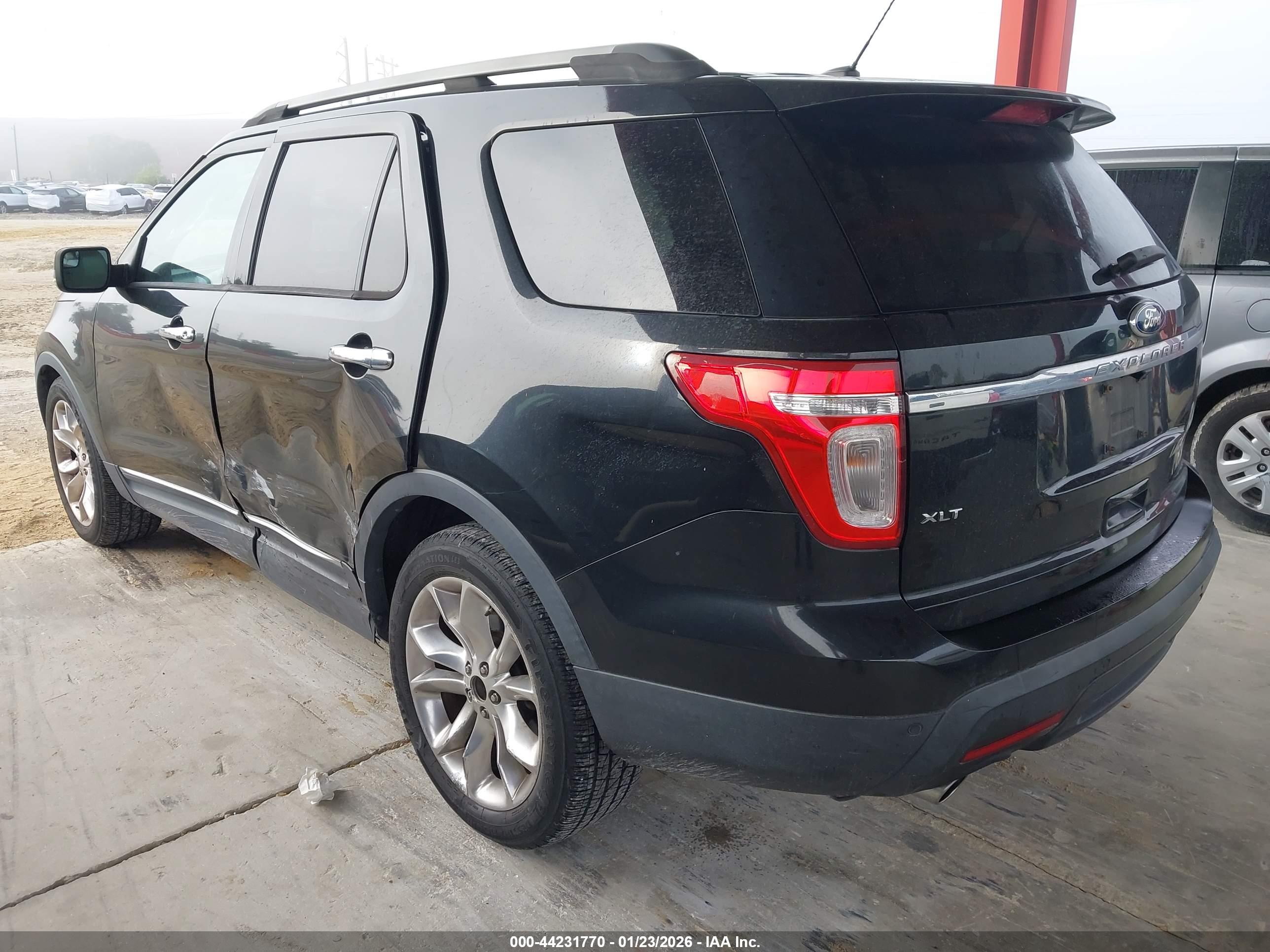 FORD EXPLORER image 3