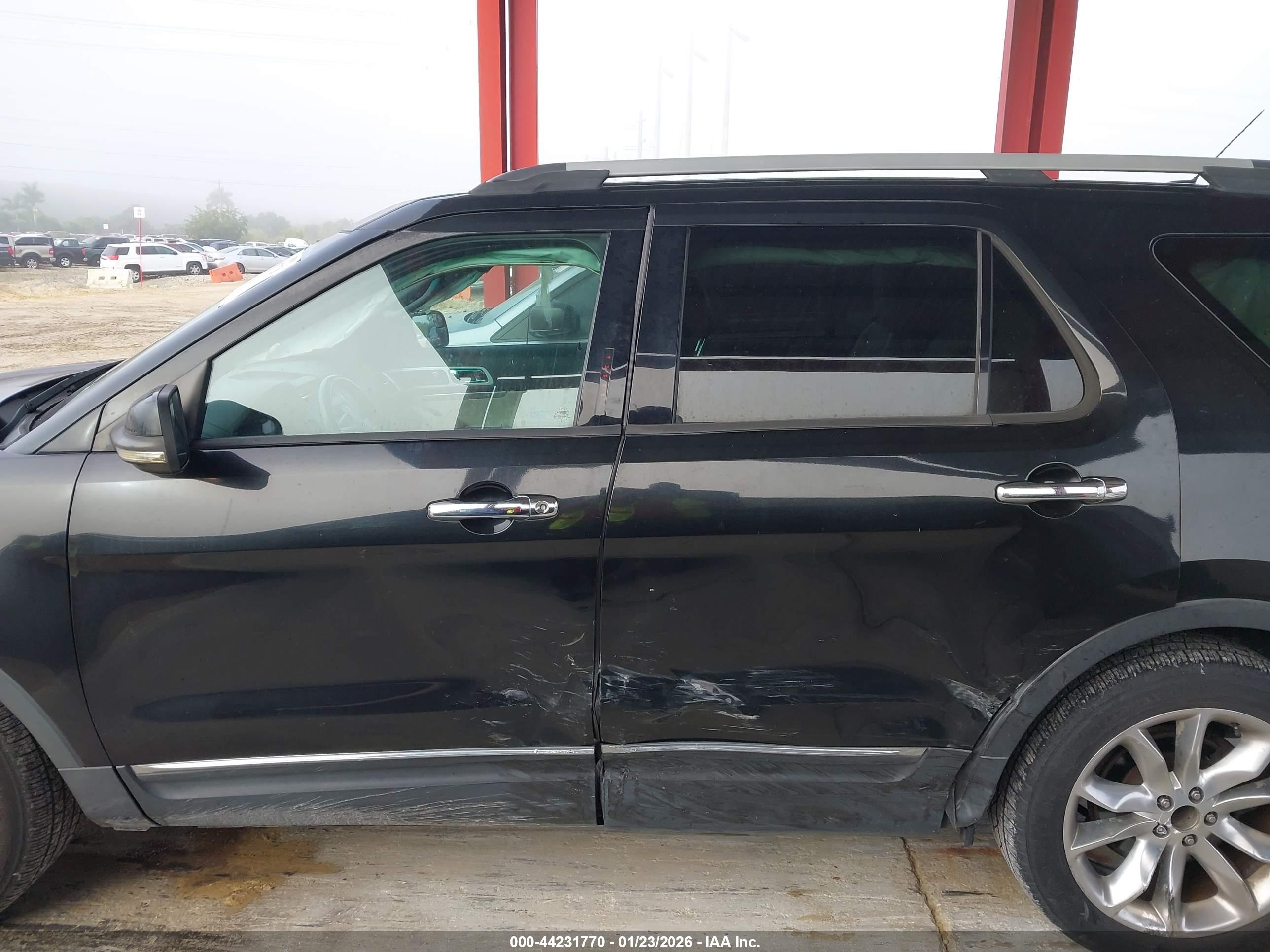 FORD EXPLORER image 6