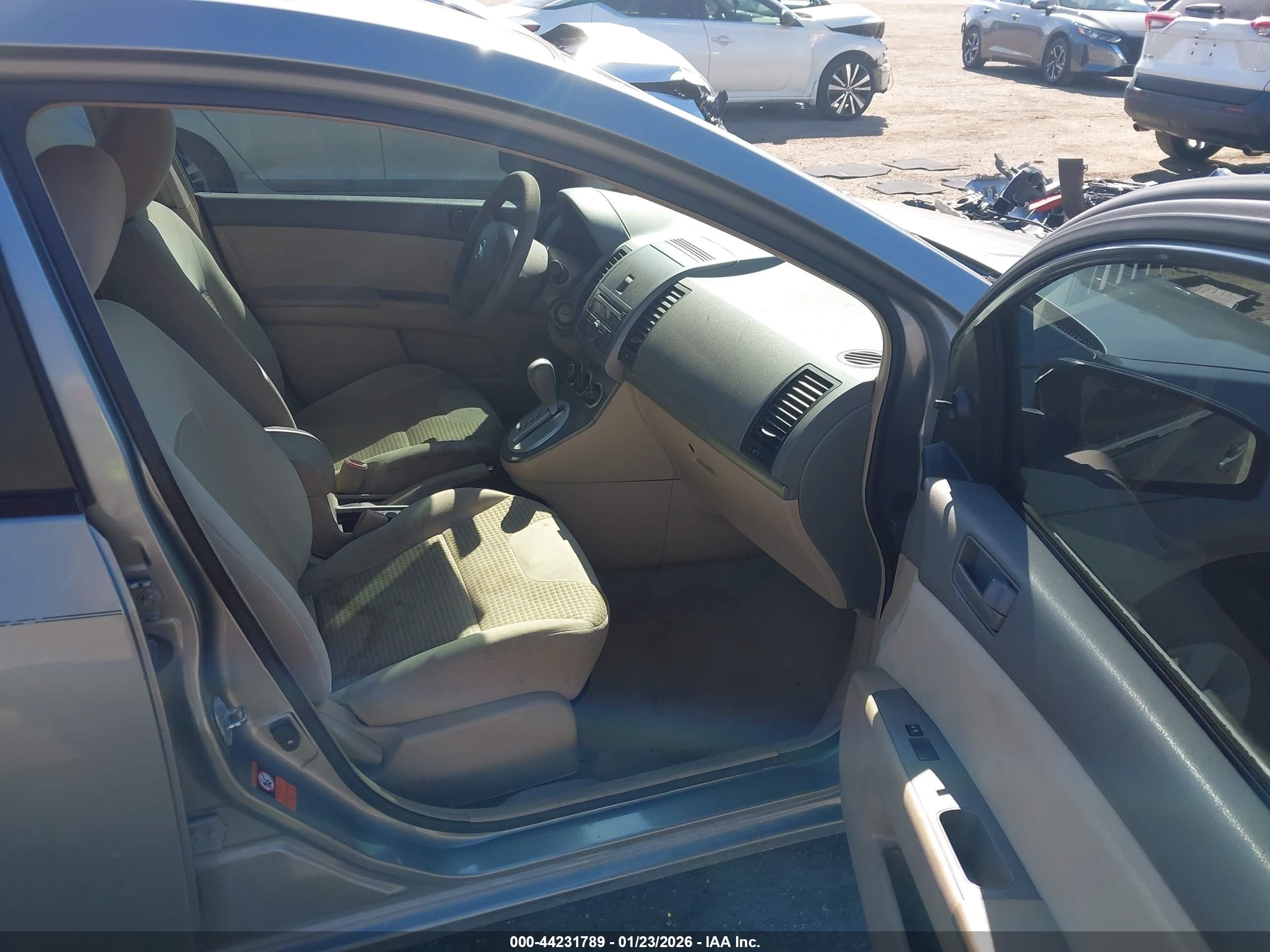 NISSAN SENTRA image 5