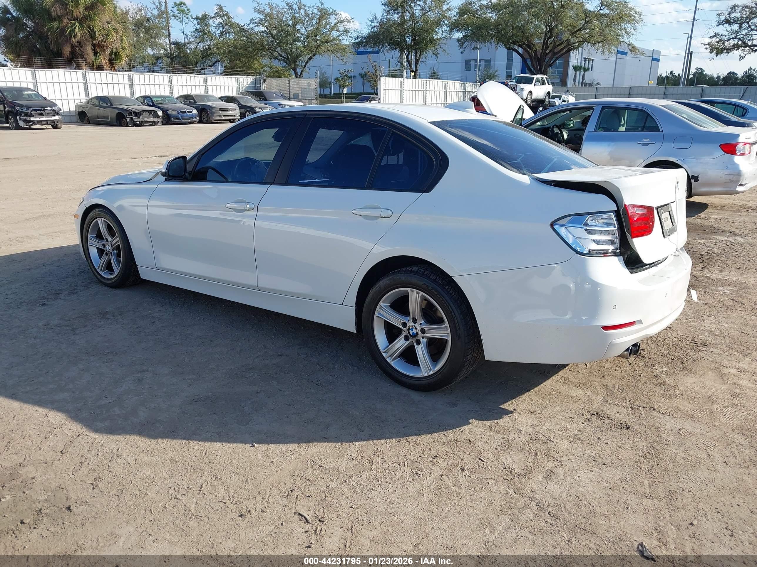 BMW 328I image 3