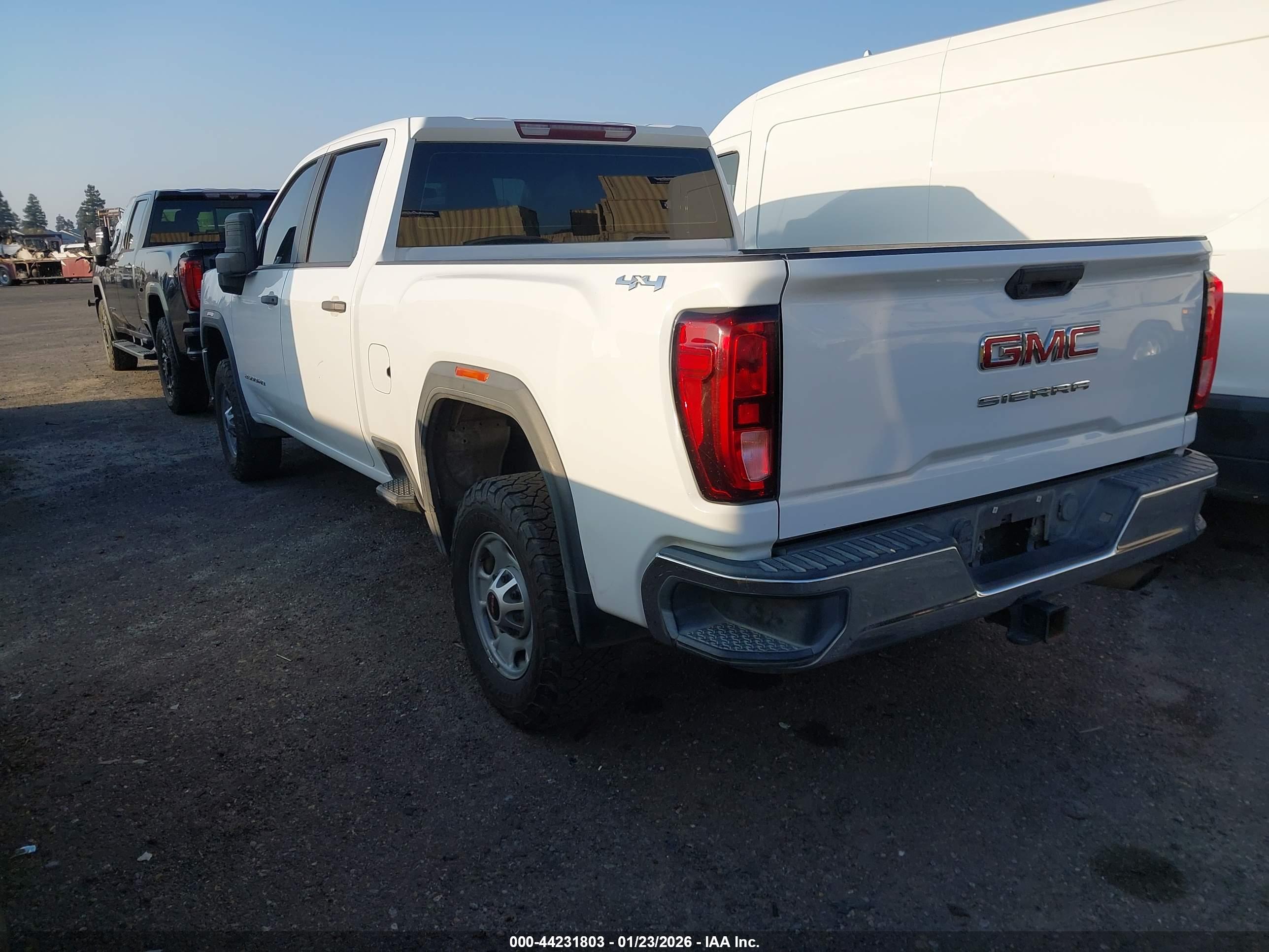 GMC SIERRA image 3