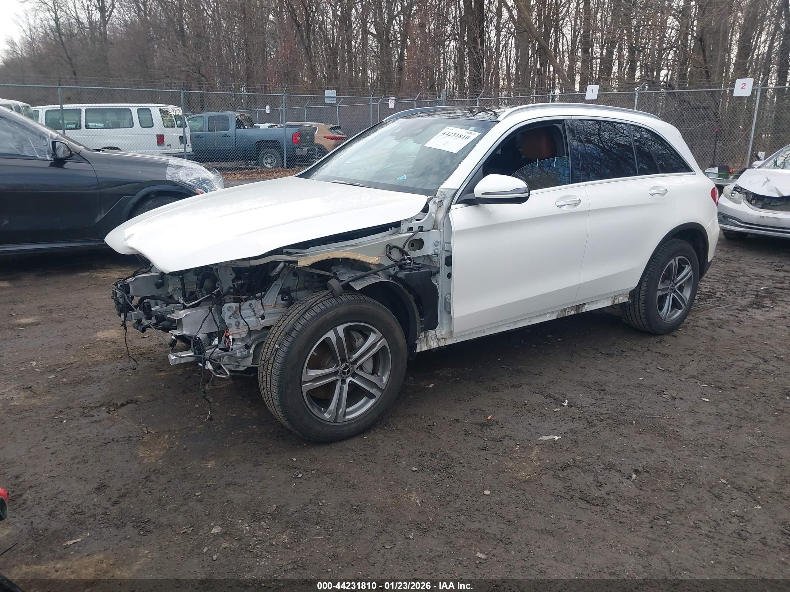 MERCEDES-BENZ GLC image 2