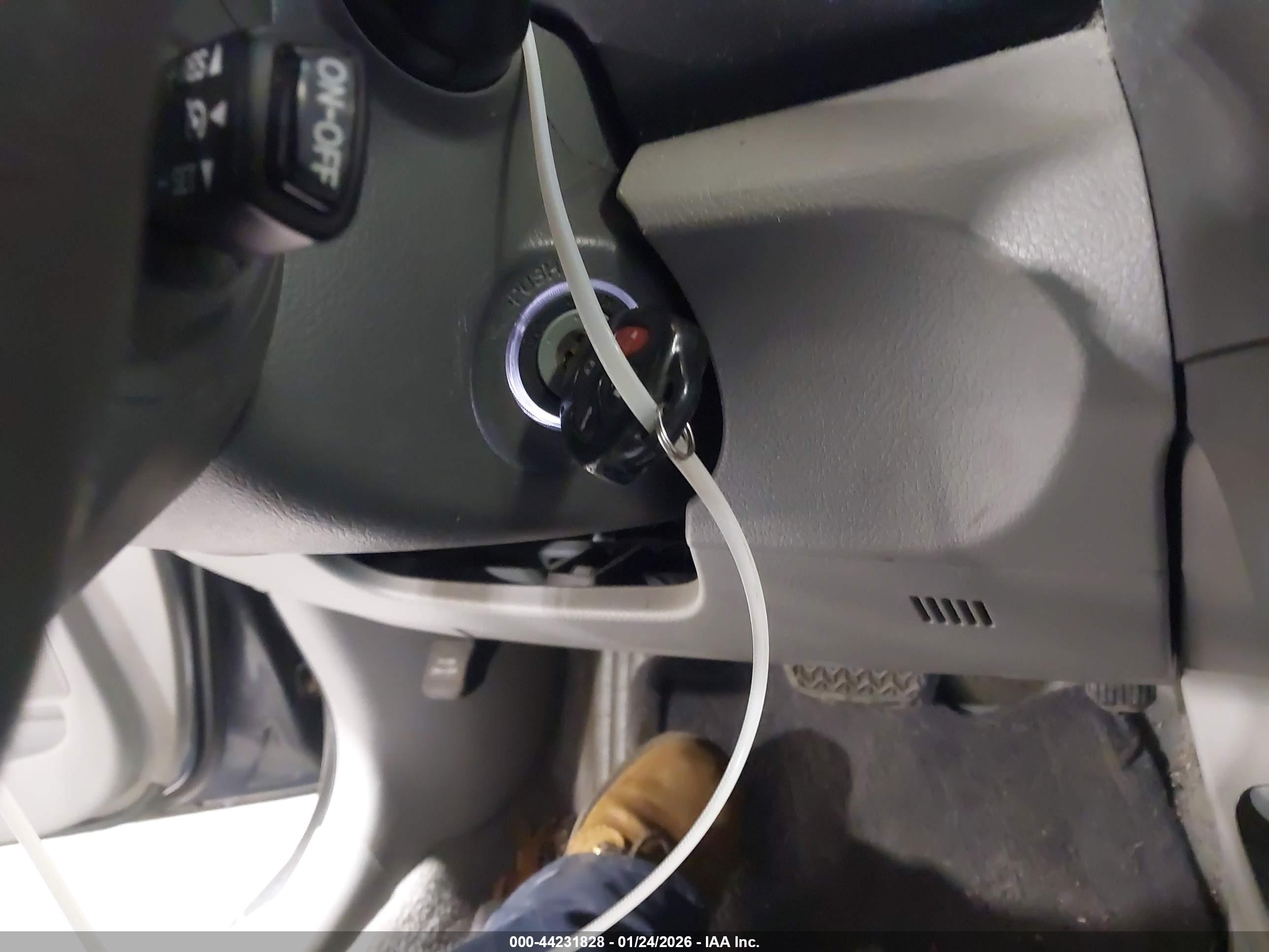 TOYOTA CAMRY image 11