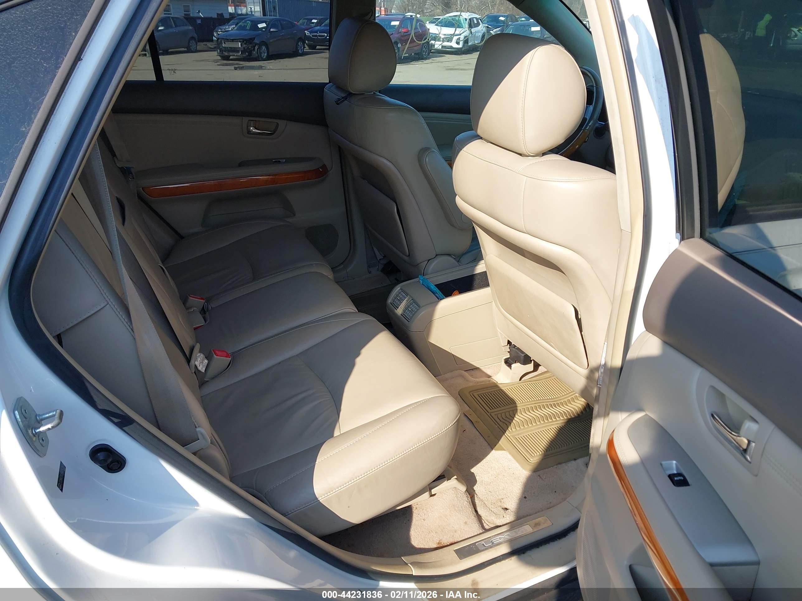 LEXUS RX image 8