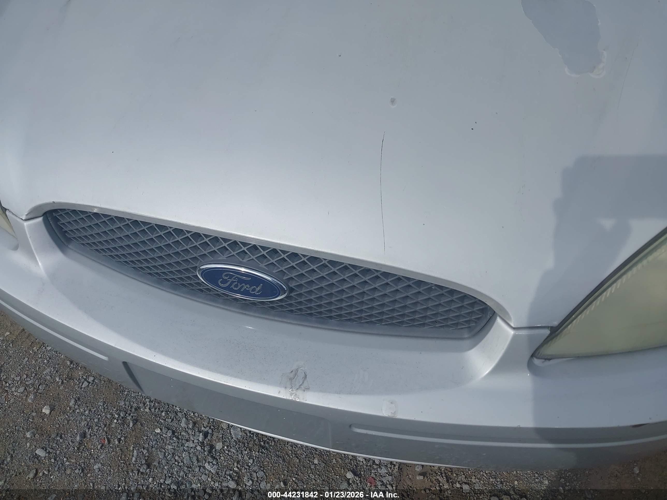 FORD TAURUS image 6