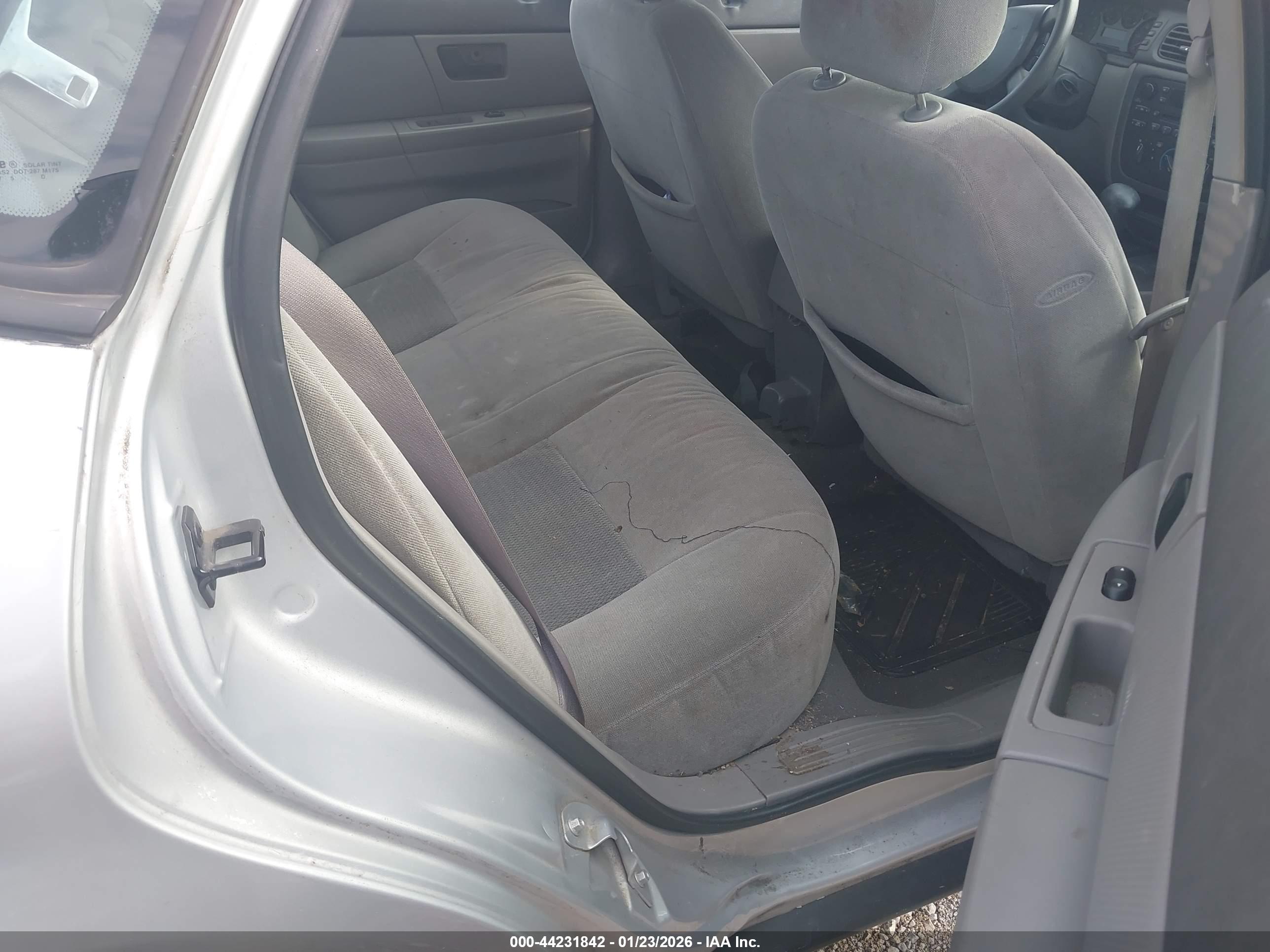 FORD TAURUS image 8