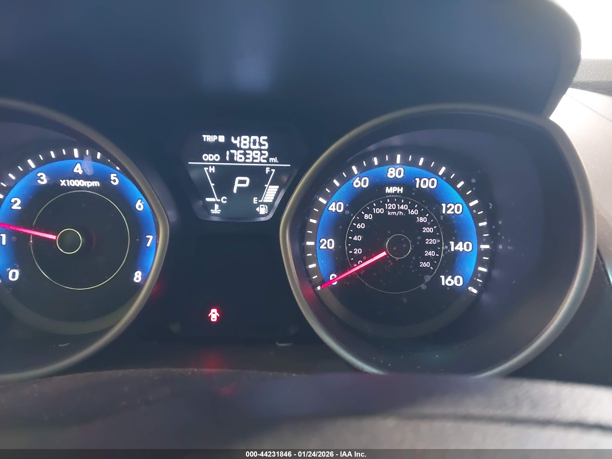 HYUNDAI ELANTRA image 7
