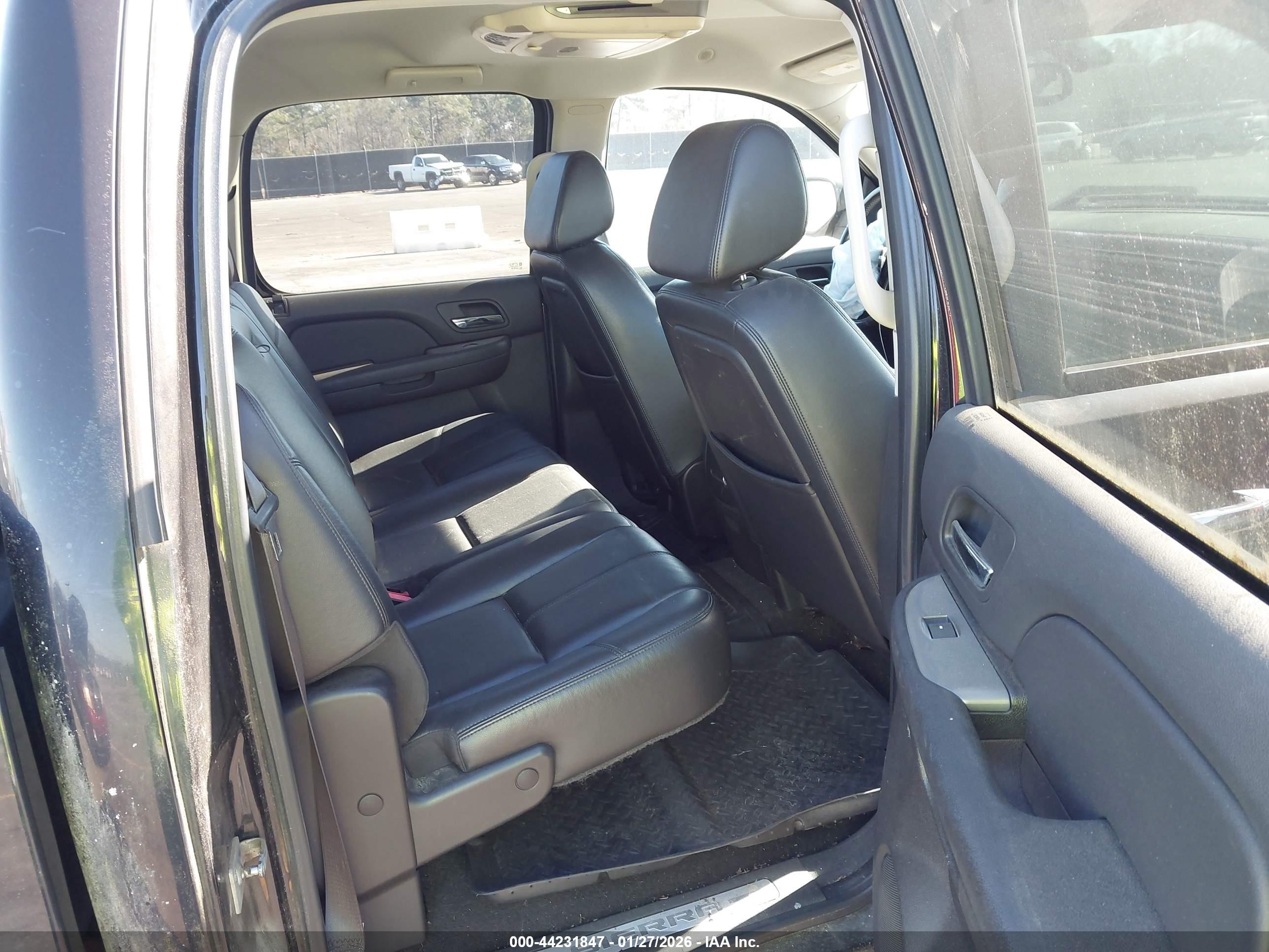 GMC SIERRA image 8