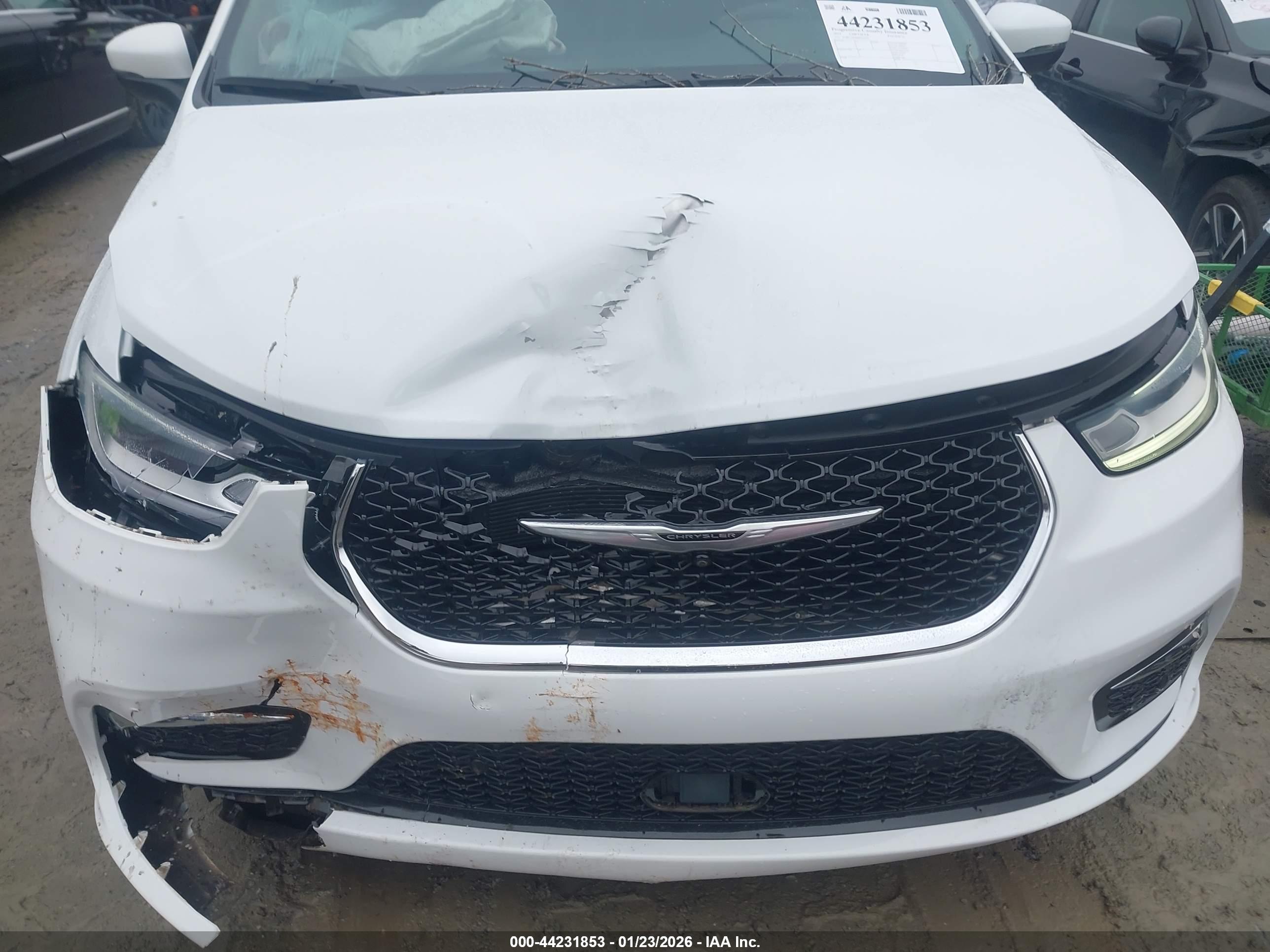 CHRYSLER PACIFICA image 6