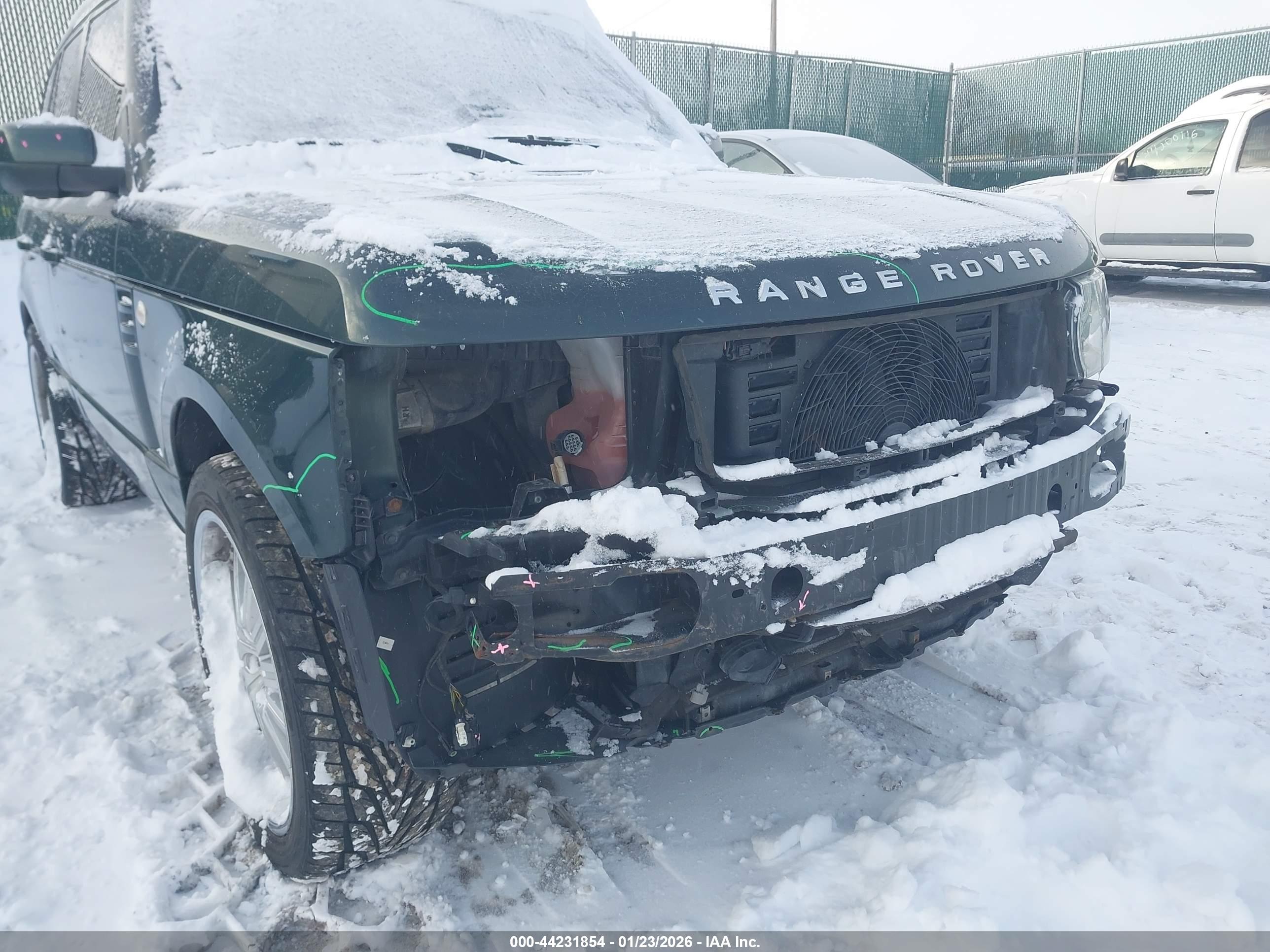 LAND ROVER image 6