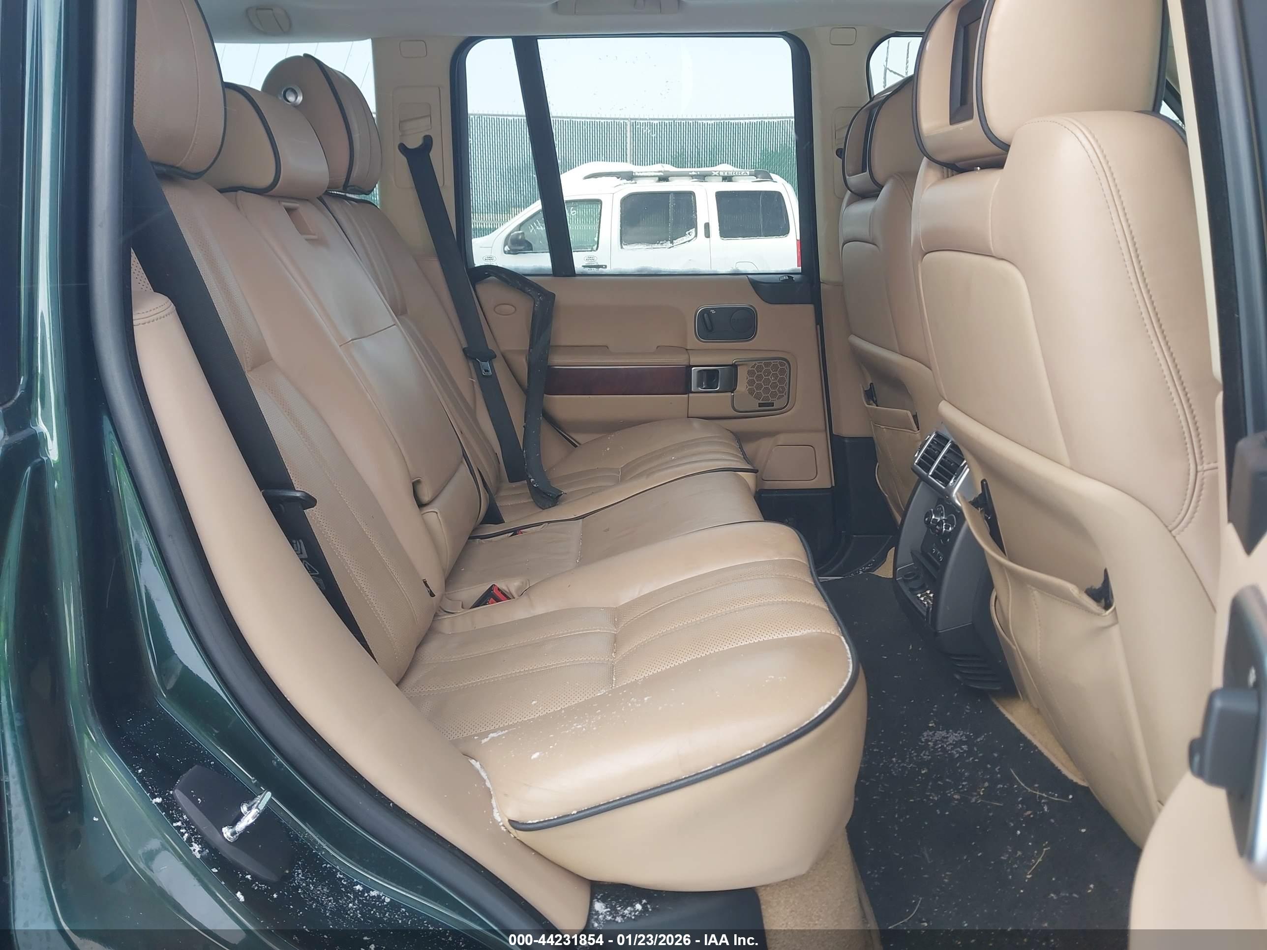 LAND ROVER image 8