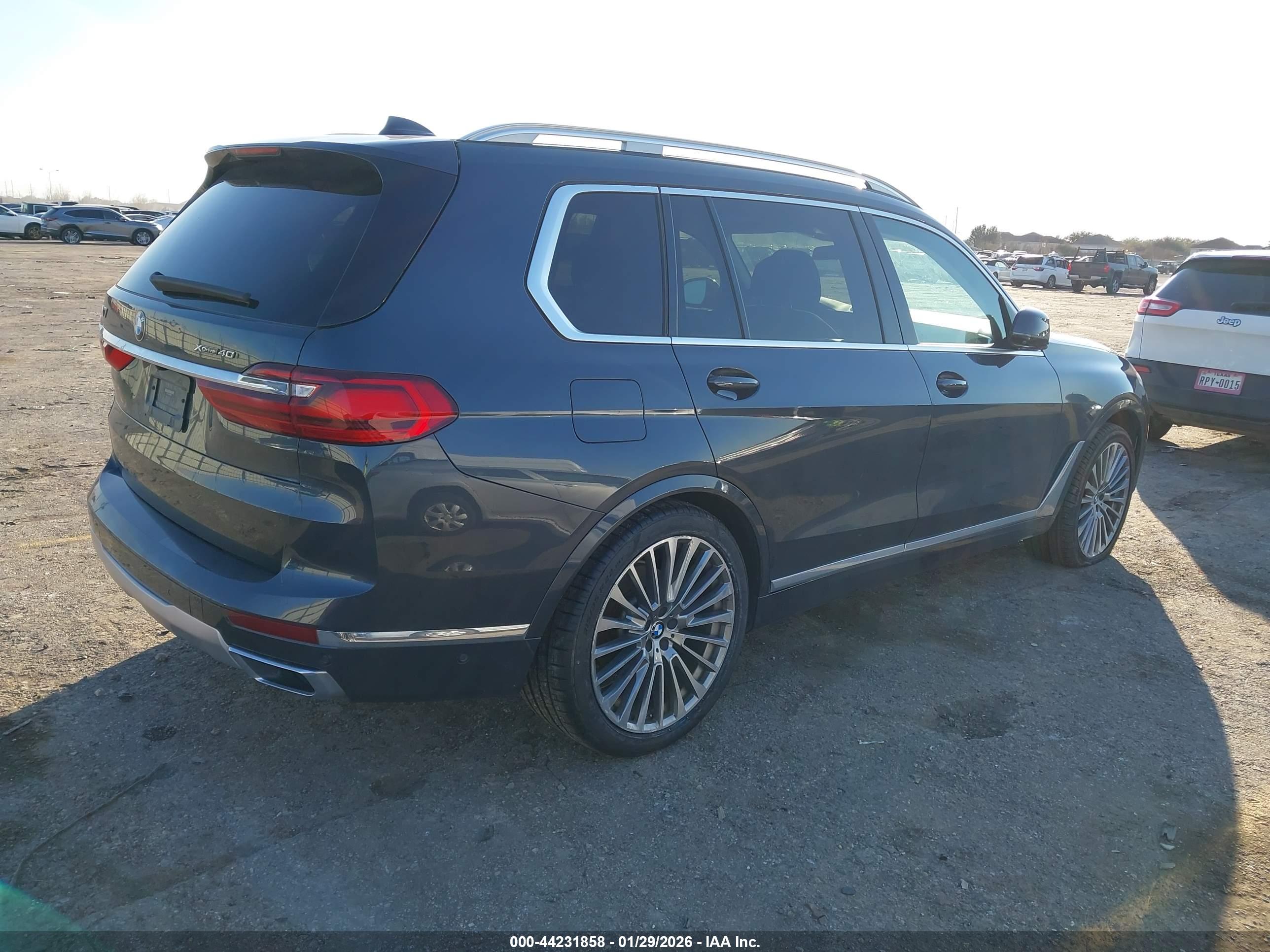 BMW X7 image 4