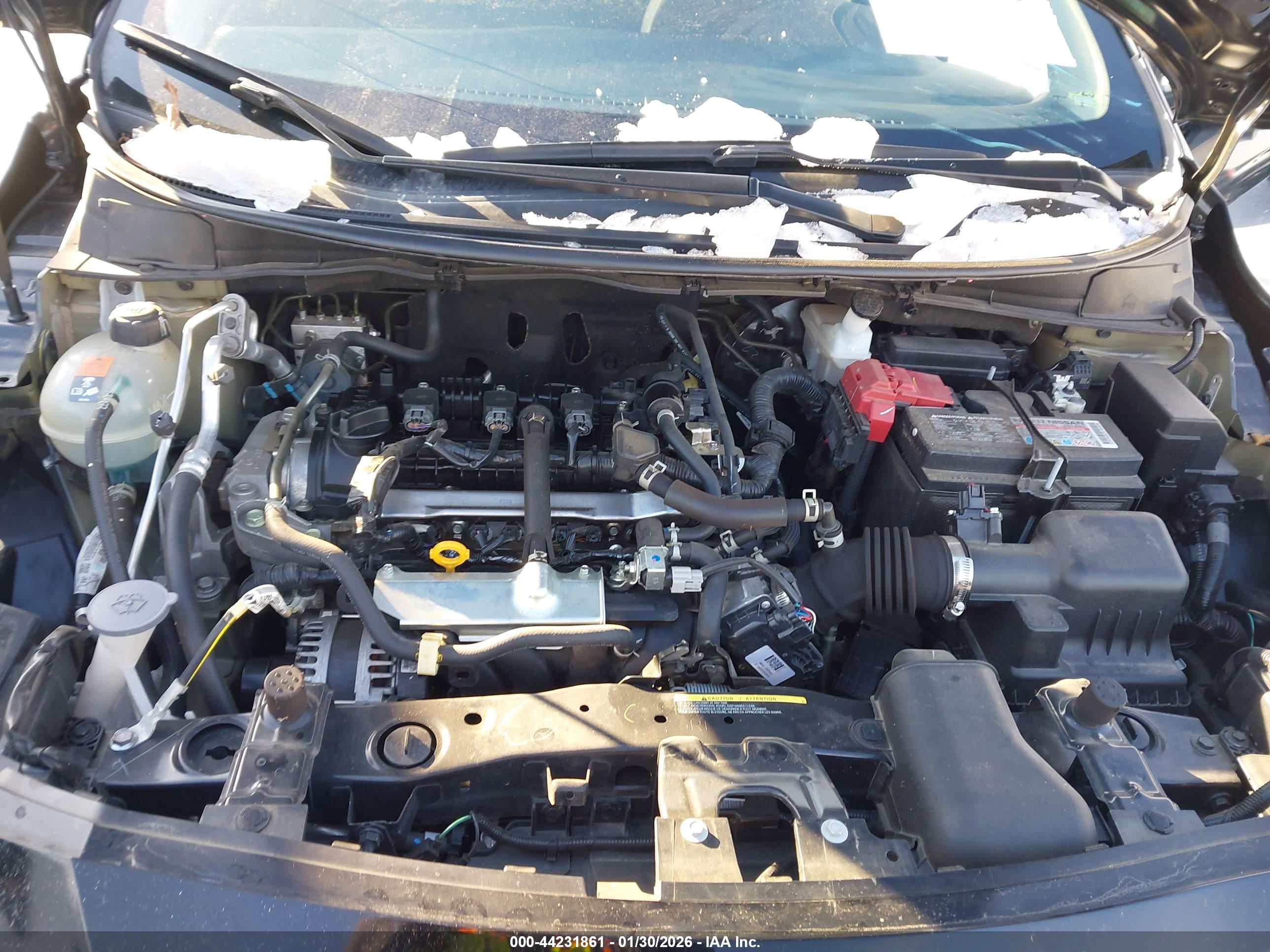 NISSAN VERSA image 10