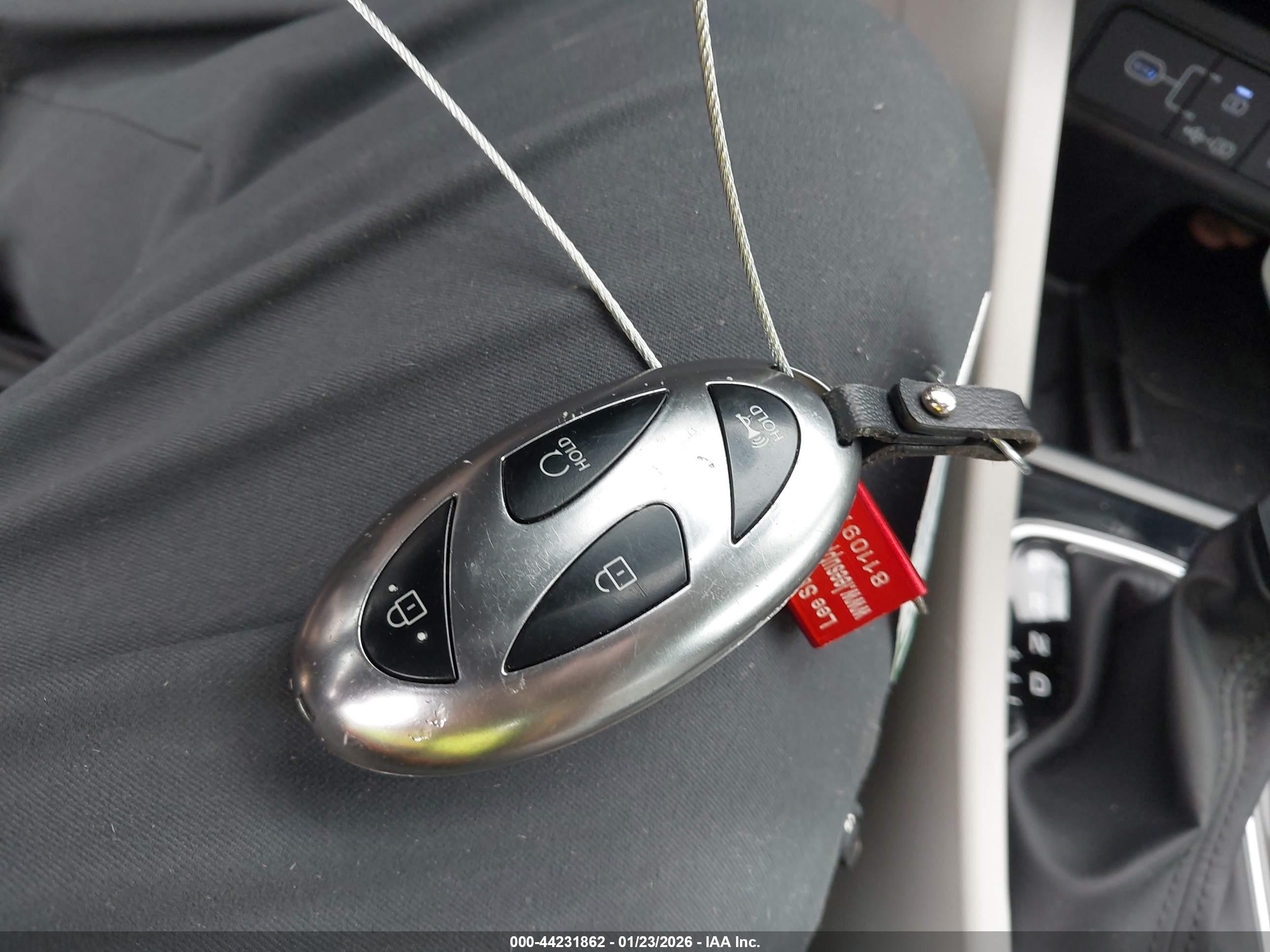 HYUNDAI TUCSON image 11