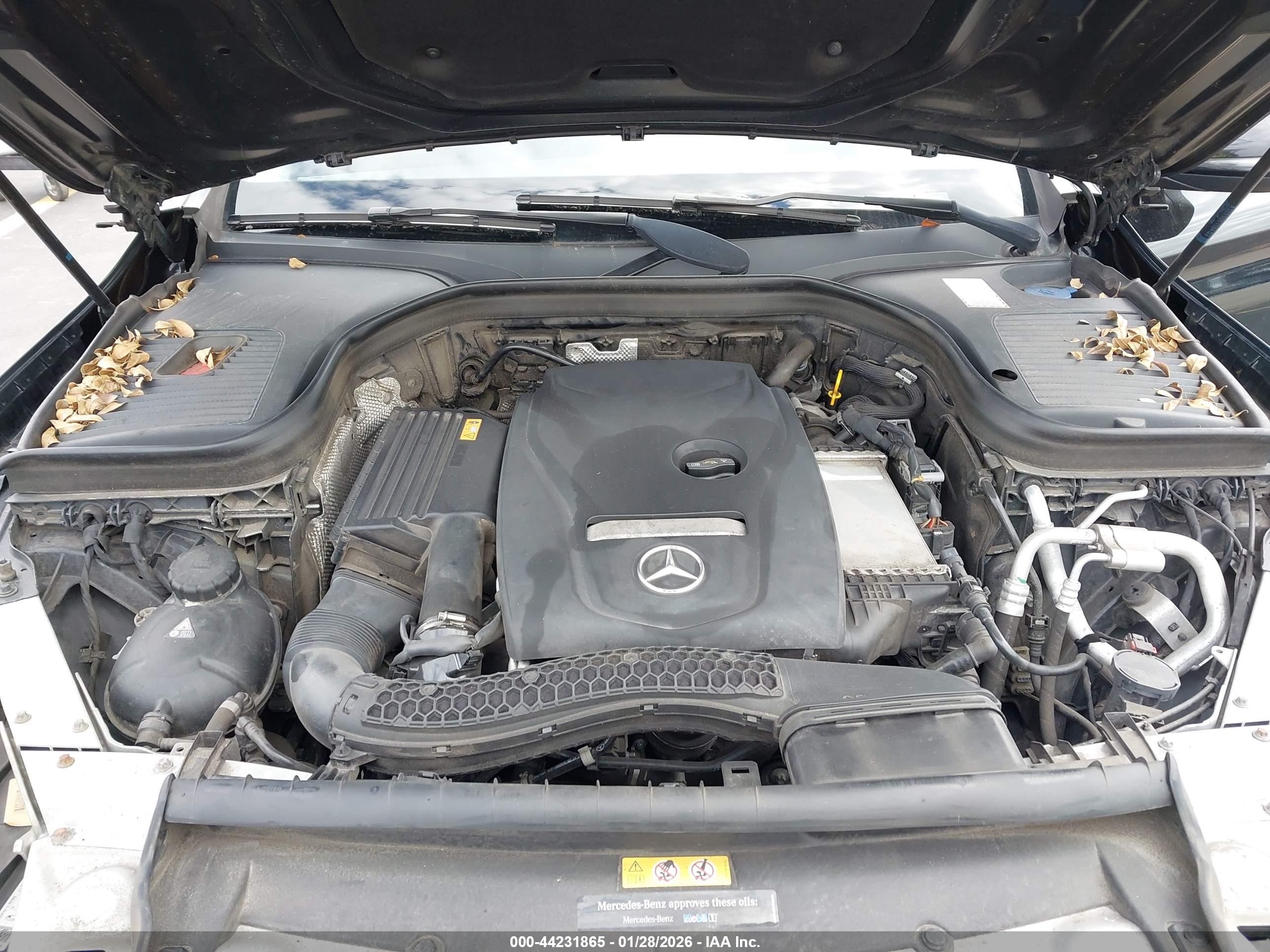 MERCEDES-BENZ GLC image 10