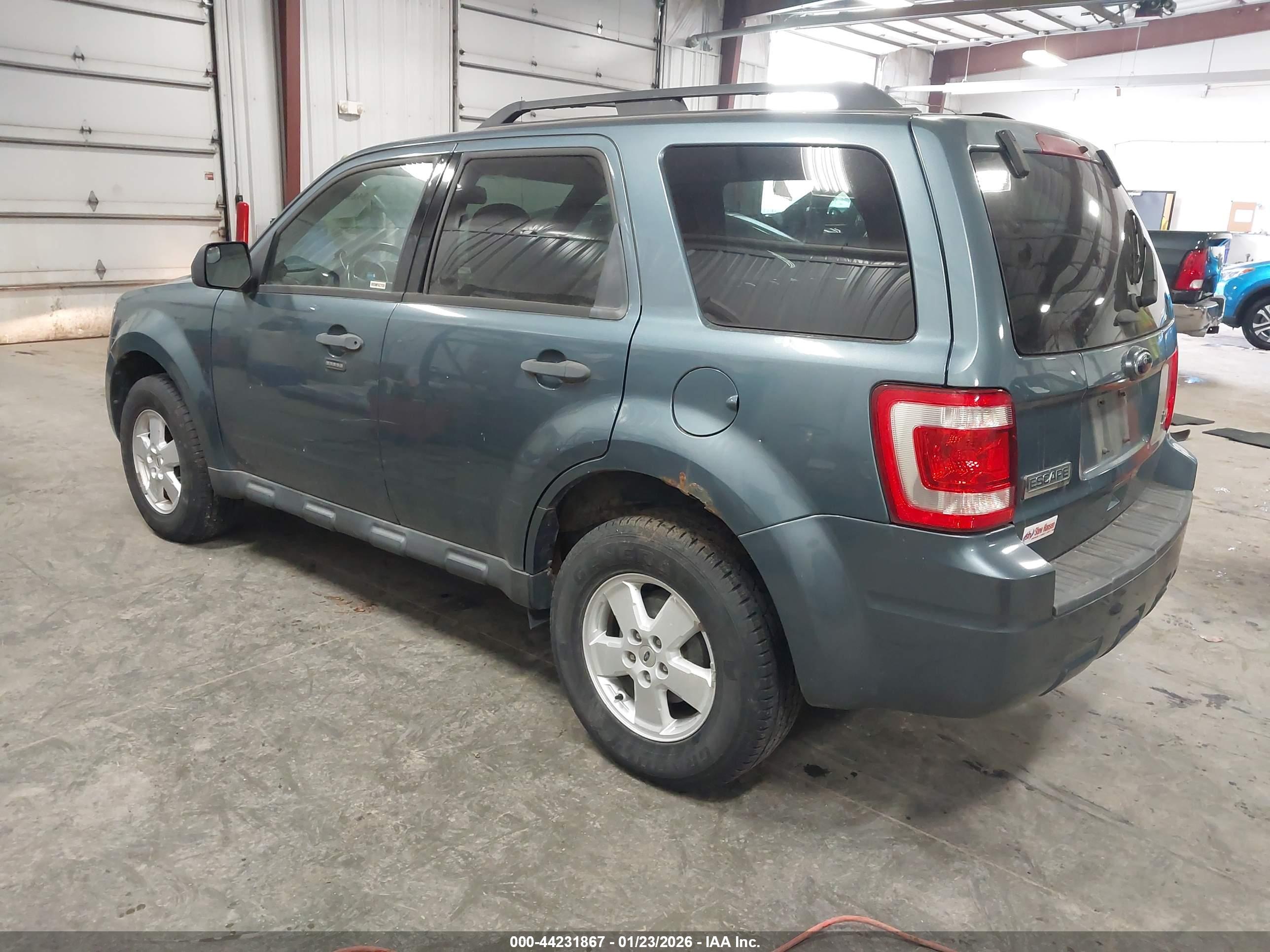 FORD ESCAPE image 3