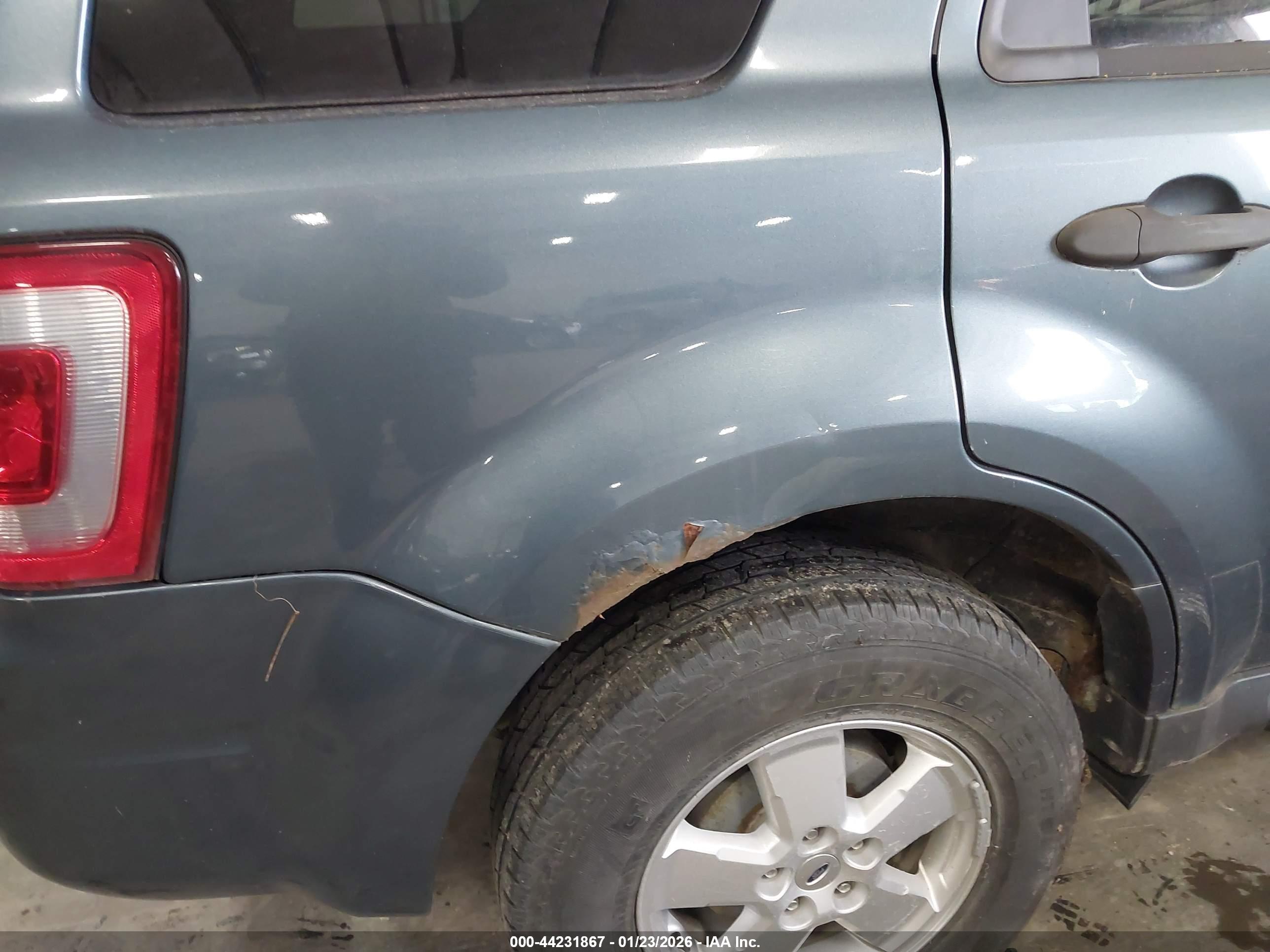 FORD ESCAPE image 6